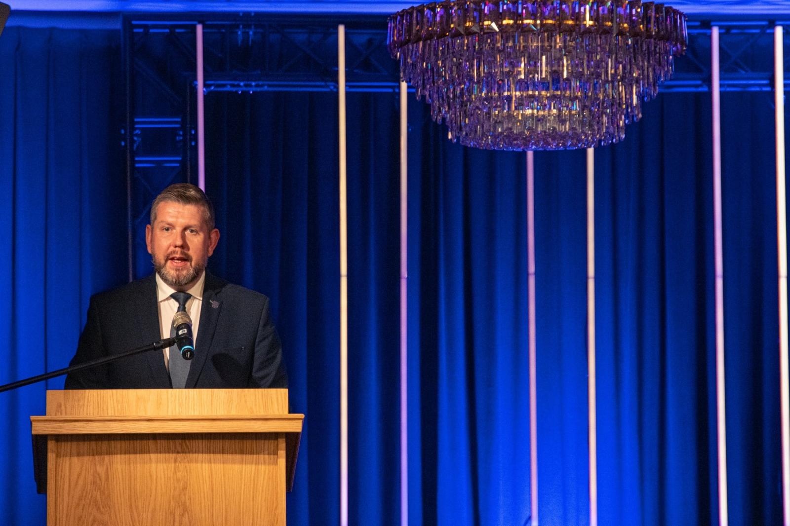 Zdjęcie w galerii na portalu naszwodzislaw.com: Jubilaci świętowali złote gody w Pałacu Dietrichsteinów [FOTO] wiadomości z regionu