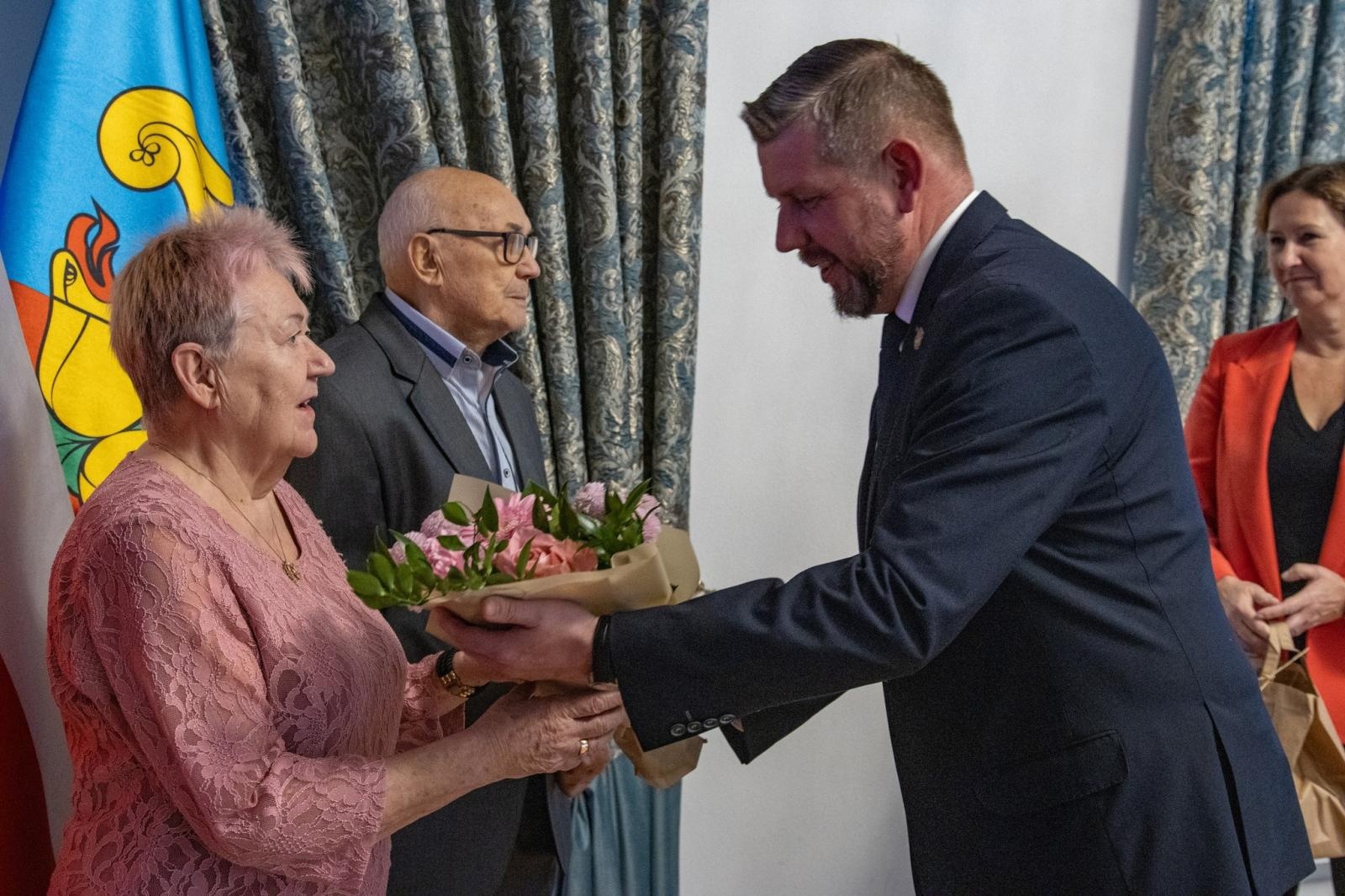 Zdjęcie w galerii na portalu naszwodzislaw.com: Diamentowe i szmaragdowe gody w Wodzisławiu Śląskim [FOTO] wiadomości z regionu