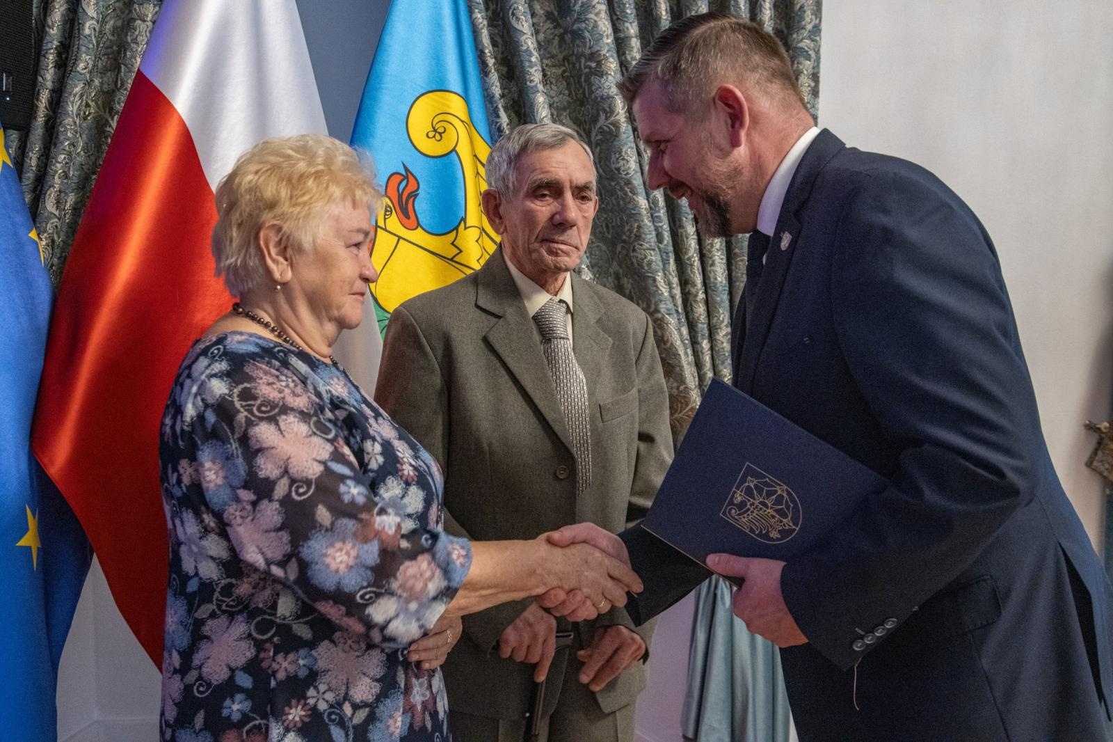 Zdjęcie w galerii na portalu naszwodzislaw.com: Diamentowe i szmaragdowe gody w Wodzisławiu Śląskim [FOTO] wiadomości z regionu