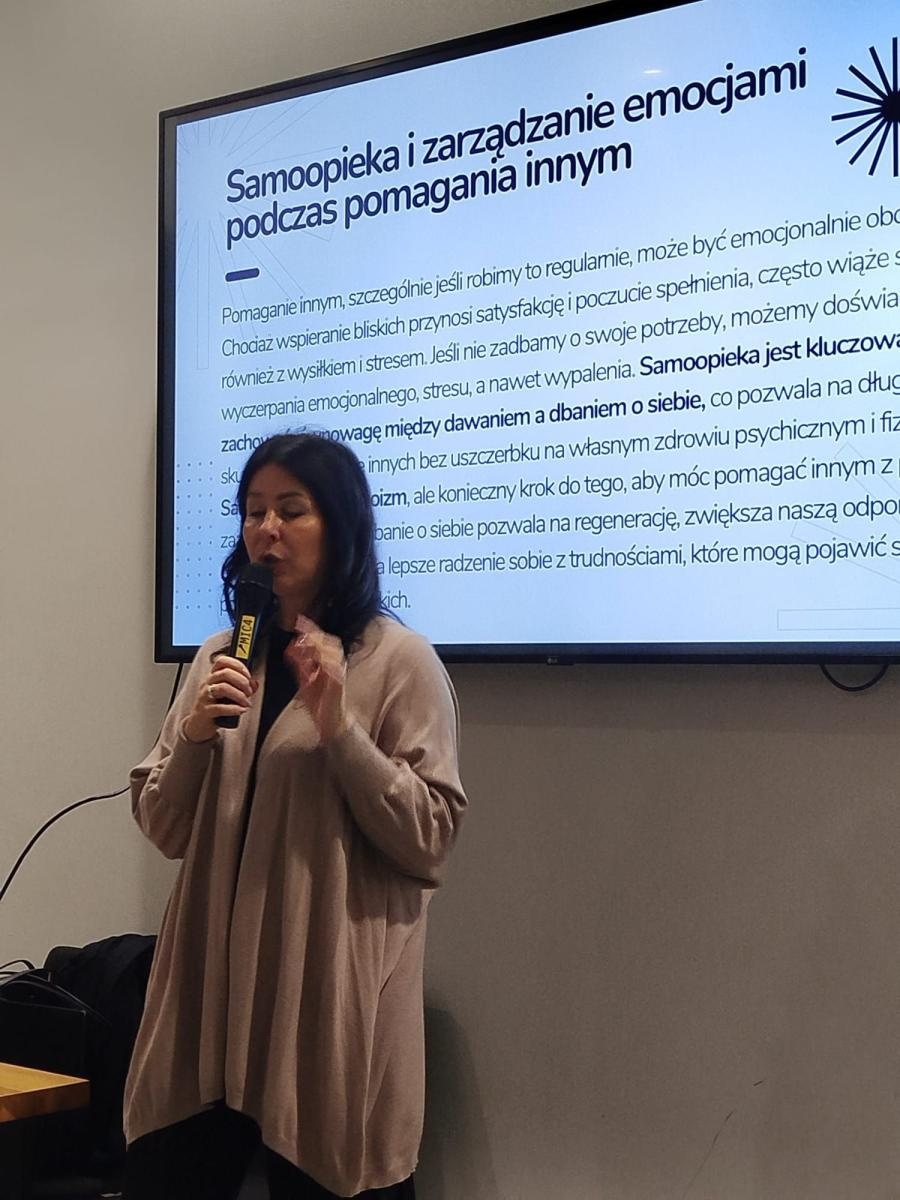 Zdjęcie w galerii na portalu naszwodzislaw.com: Jak być wsparciem dla bliskich? Za nami wykład dla seniorów wiadomości z regionu