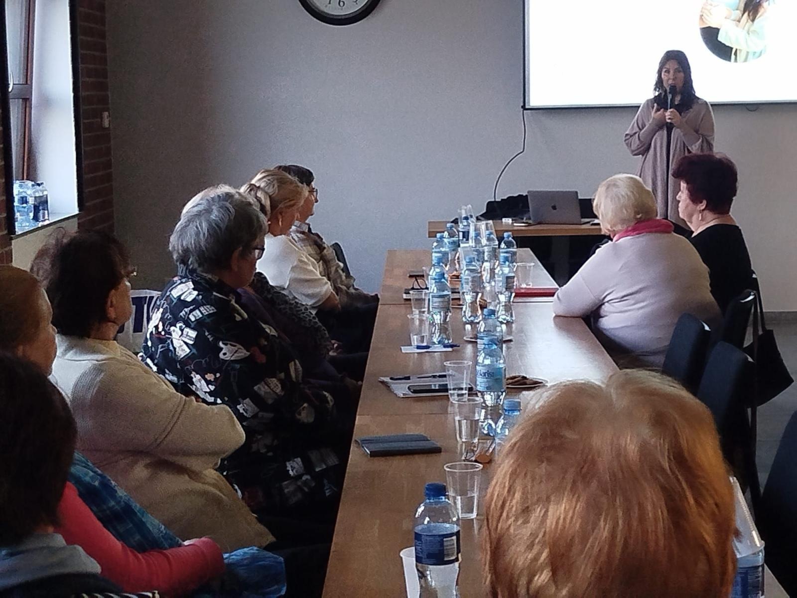 Zdjęcie w galerii na portalu naszwodzislaw.com: Jak być wsparciem dla bliskich? Za nami wykład dla seniorów wiadomości z regionu