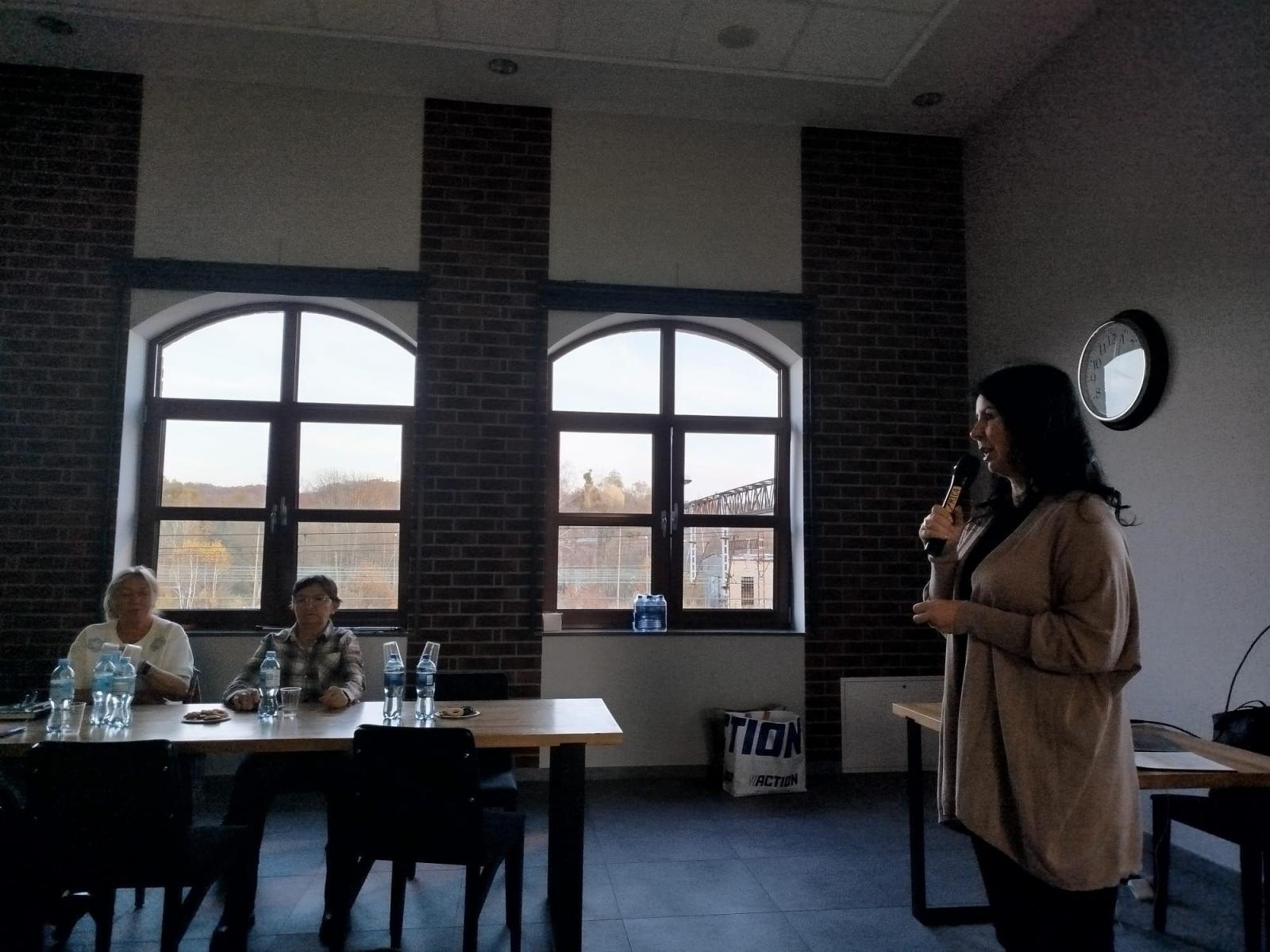 Zdjęcie w galerii na portalu naszwodzislaw.com: Jak być wsparciem dla bliskich? Za nami wykład dla seniorów wiadomości z regionu