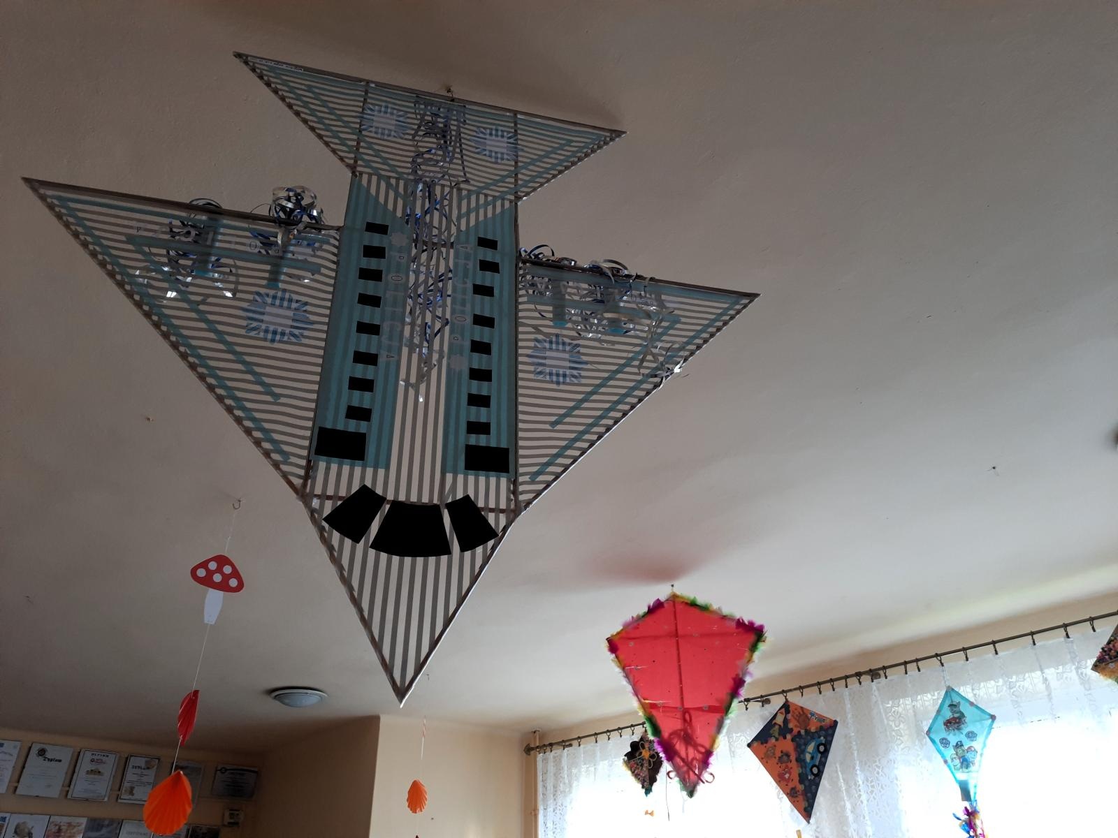 Zdjęcie w galerii na portalu naszwodzislaw.com: Rodzinne latawce w przedszkolu w Pszowie wiadomości z regionu