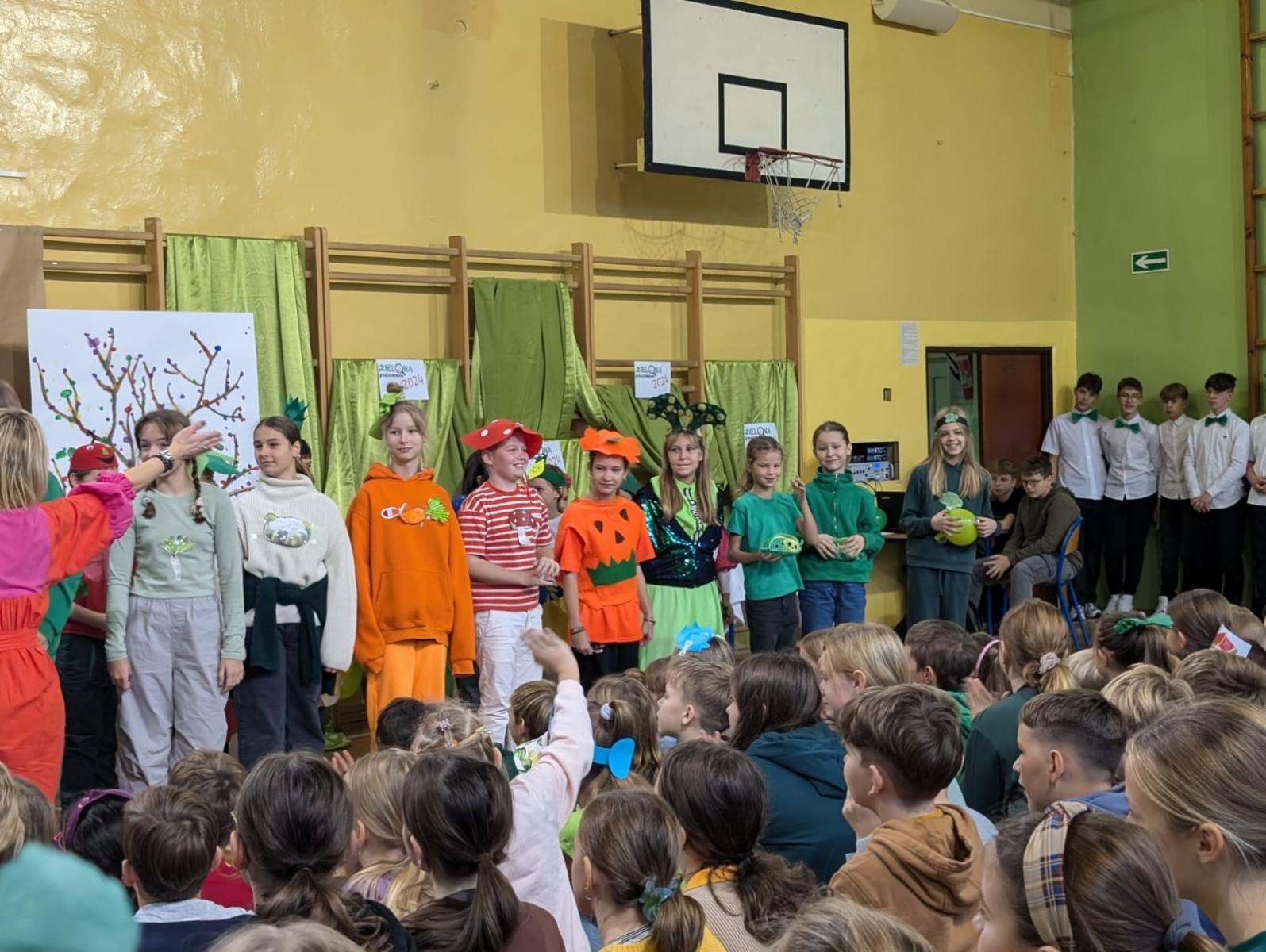 Zdjęcie w galerii na portalu naszwodzislaw.com: SP4 w Pszowie ma Zieloną Pracownię wiadomości z regionu