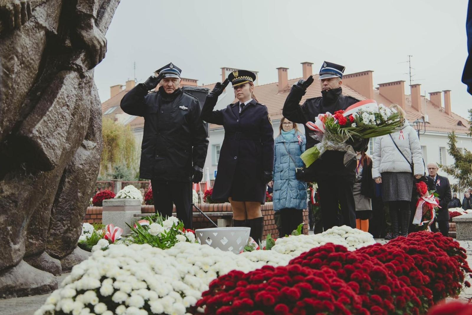 Zdjęcie w galerii na portalu naszwodzislaw.com: Miejskie obchody Święta Niepodległości w Wodzisławiu Śląskim [FOTO i WIDEO] wiadomości z regionu