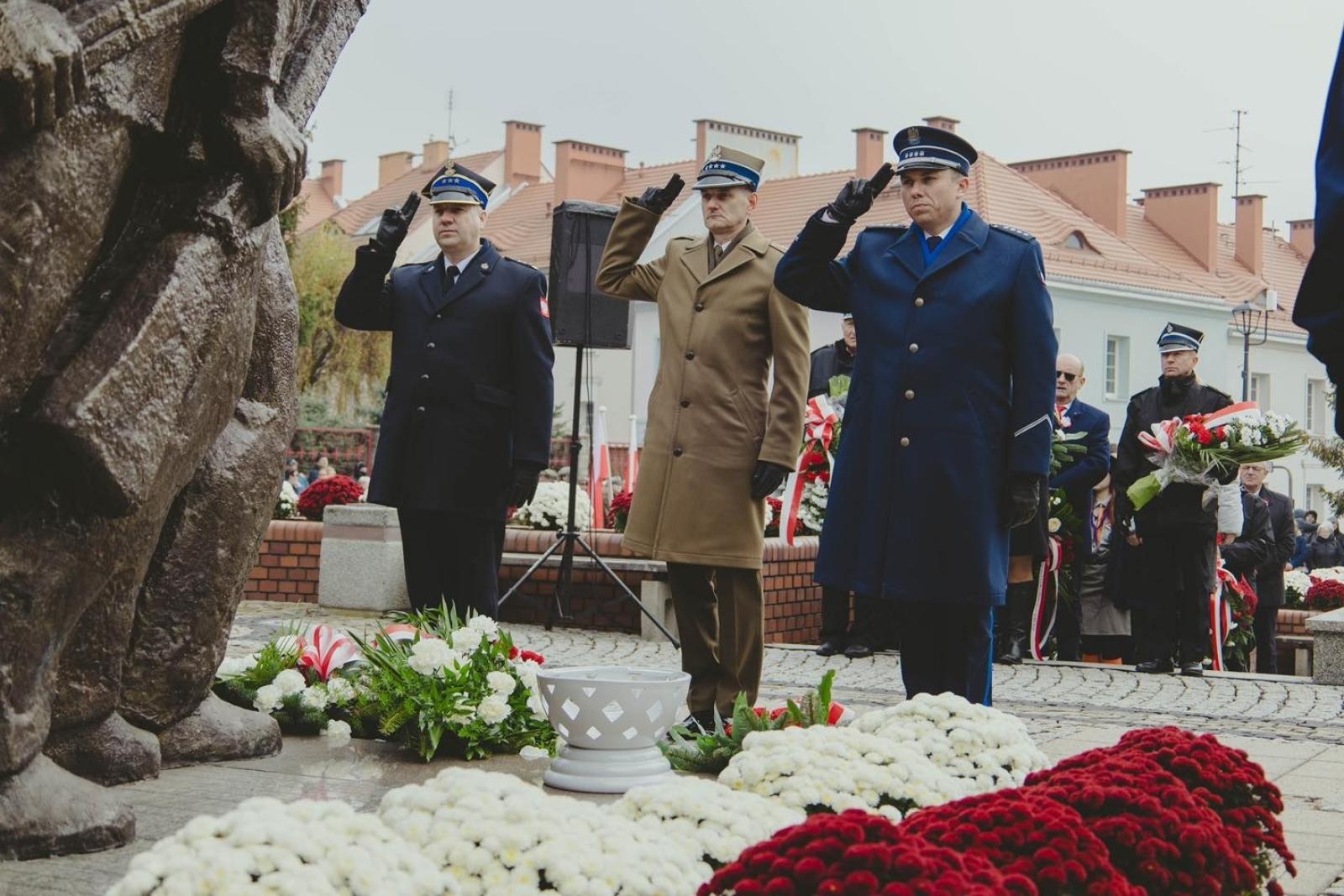 Zdjęcie w galerii na portalu naszwodzislaw.com: Miejskie obchody Święta Niepodległości w Wodzisławiu Śląskim [FOTO i WIDEO] wiadomości z regionu