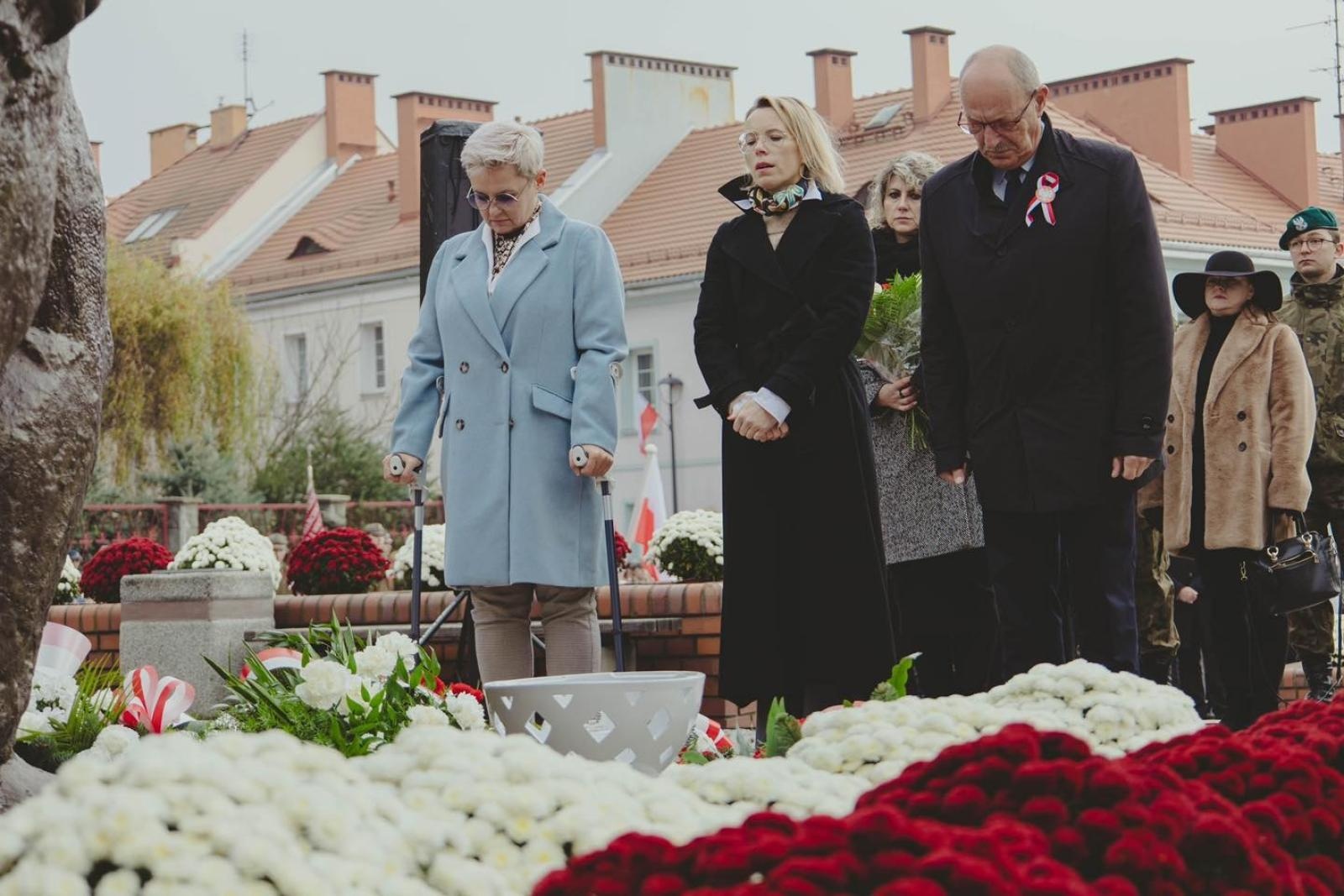 Zdjęcie w galerii na portalu naszwodzislaw.com: Miejskie obchody Święta Niepodległości w Wodzisławiu Śląskim [FOTO i WIDEO] wiadomości z regionu