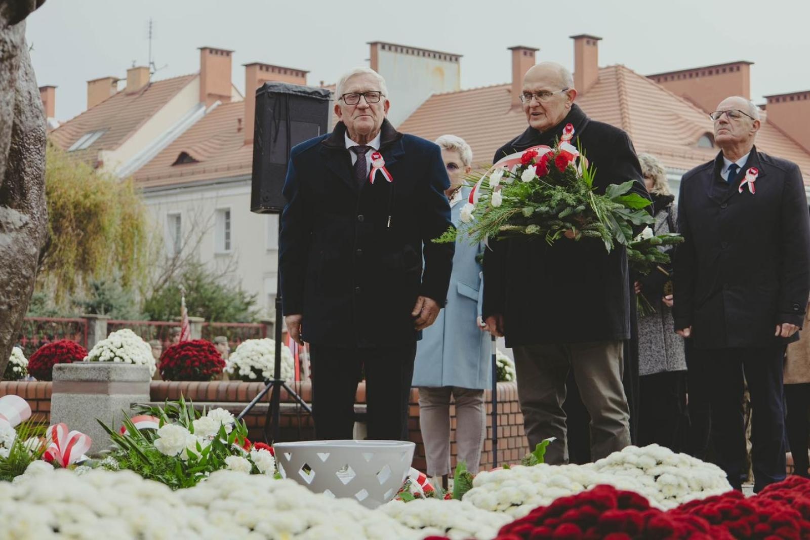 Zdjęcie w galerii na portalu naszwodzislaw.com: Miejskie obchody Święta Niepodległości w Wodzisławiu Śląskim [FOTO i WIDEO] wiadomości z regionu