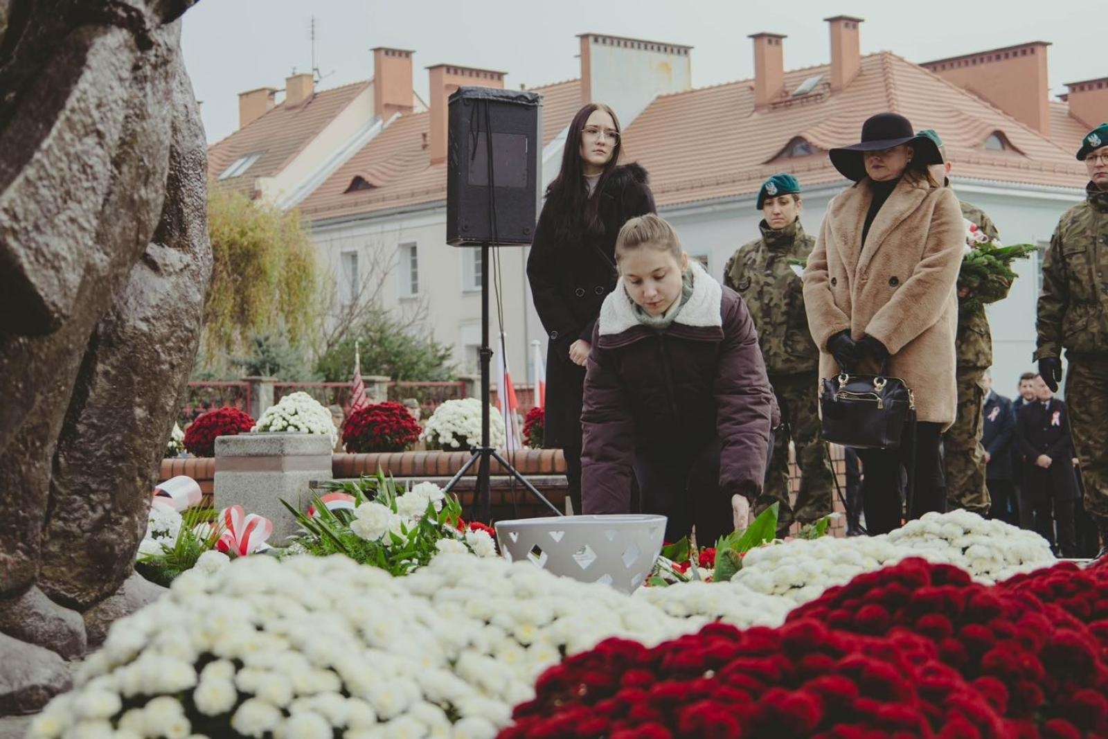 Zdjęcie w galerii na portalu naszwodzislaw.com: Miejskie obchody Święta Niepodległości w Wodzisławiu Śląskim [FOTO i WIDEO] wiadomości z regionu