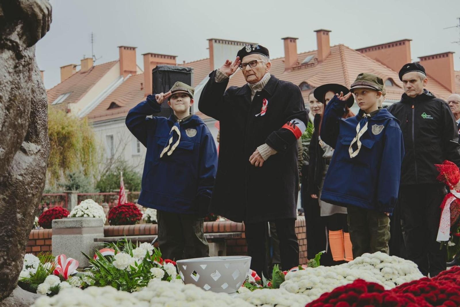 Zdjęcie w galerii na portalu naszwodzislaw.com: Miejskie obchody Święta Niepodległości w Wodzisławiu Śląskim [FOTO i WIDEO] wiadomości z regionu