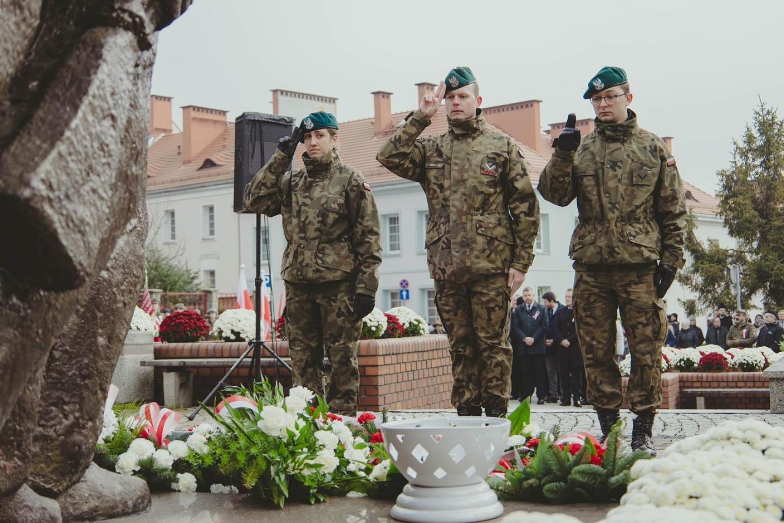Zdjęcie w galerii na portalu naszwodzislaw.com: Miejskie obchody Święta Niepodległości w Wodzisławiu Śląskim [FOTO i WIDEO] wiadomości z regionu