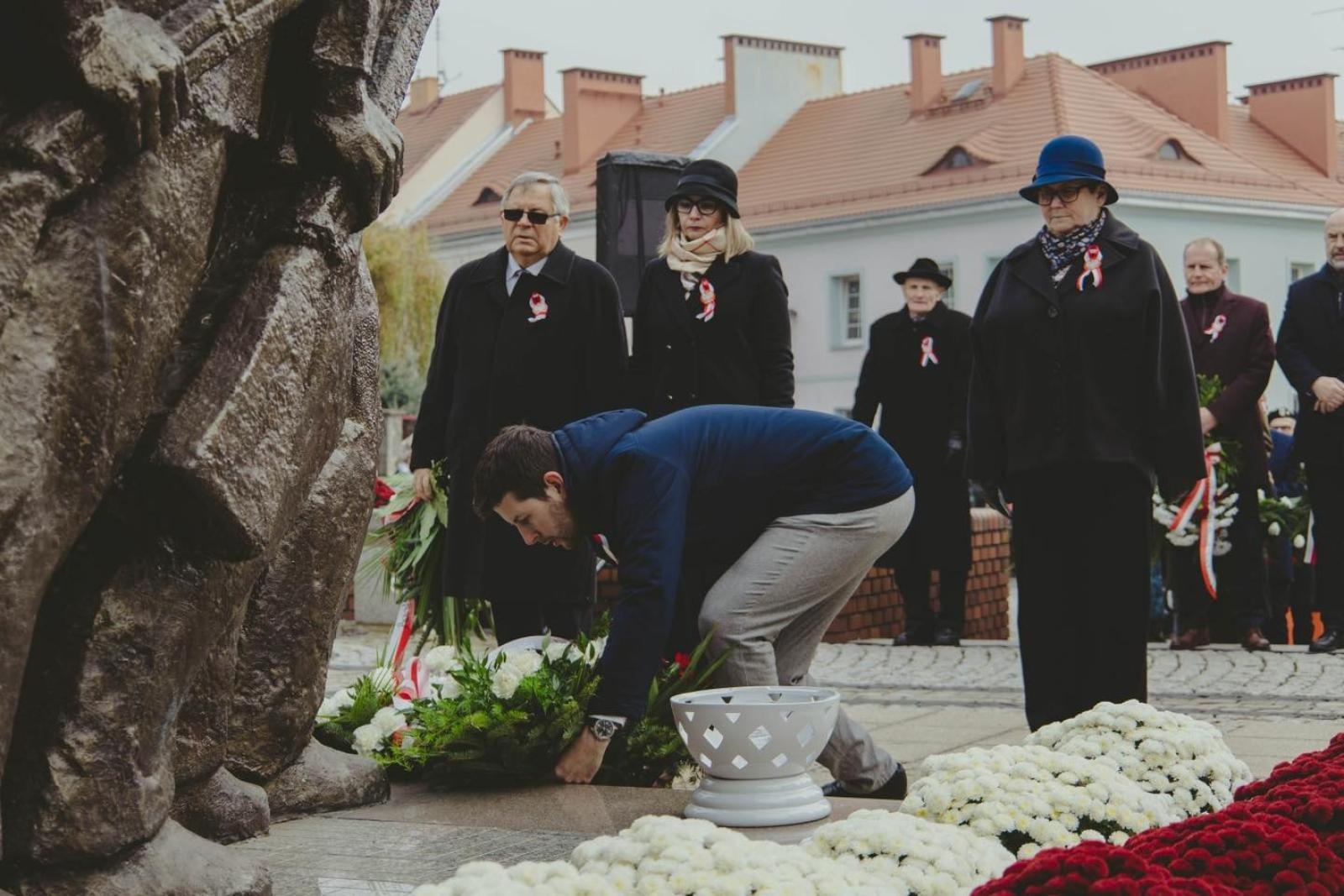 Zdjęcie w galerii na portalu naszwodzislaw.com: Miejskie obchody Święta Niepodległości w Wodzisławiu Śląskim [FOTO i WIDEO] wiadomości z regionu