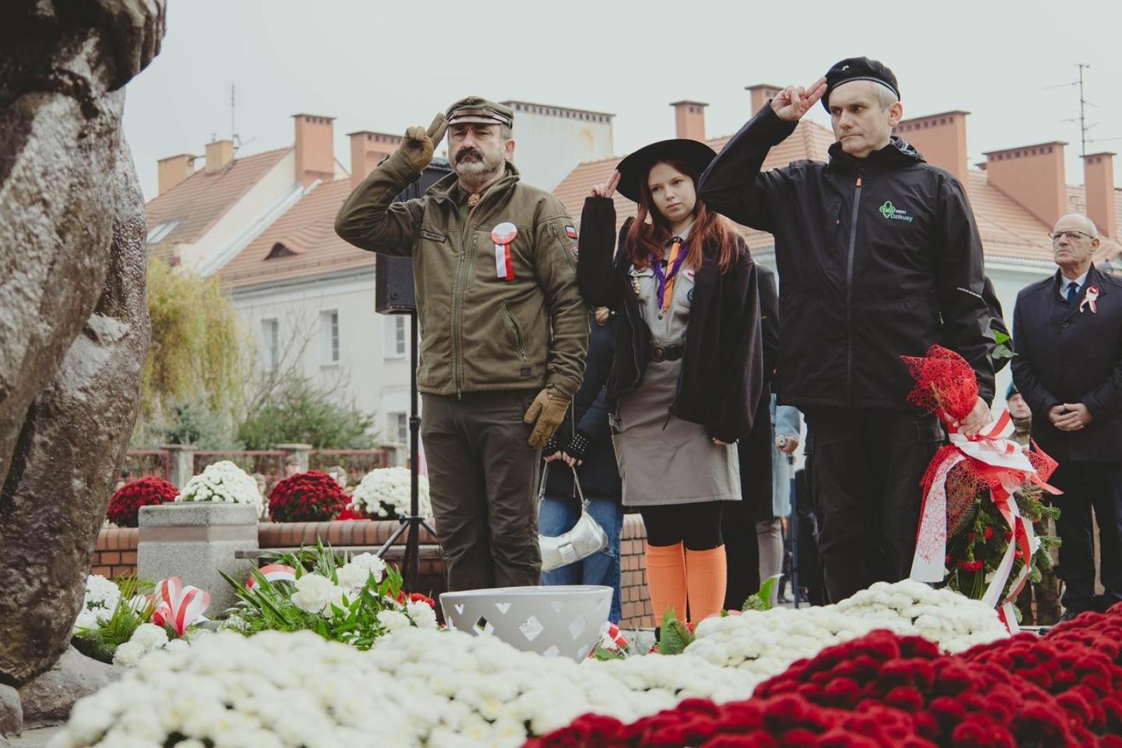 Zdjęcie w galerii na portalu naszwodzislaw.com: Miejskie obchody Święta Niepodległości w Wodzisławiu Śląskim [FOTO i WIDEO] wiadomości z regionu