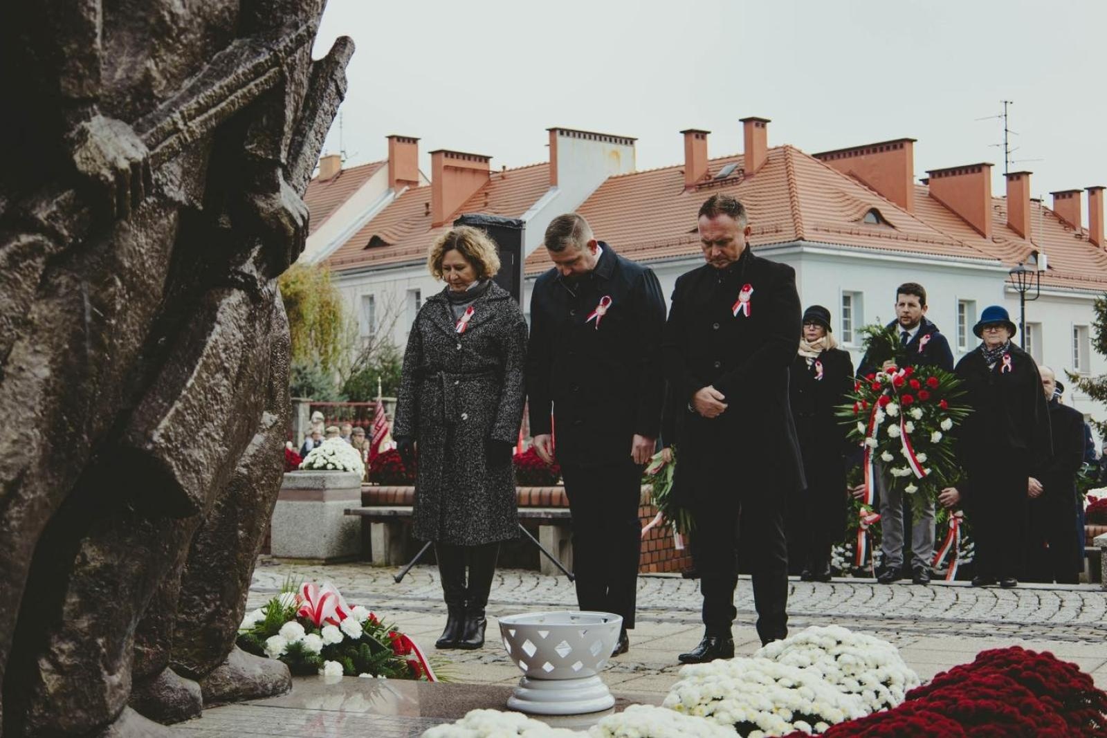 Zdjęcie w galerii na portalu naszwodzislaw.com: Miejskie obchody Święta Niepodległości w Wodzisławiu Śląskim [FOTO i WIDEO] wiadomości z regionu