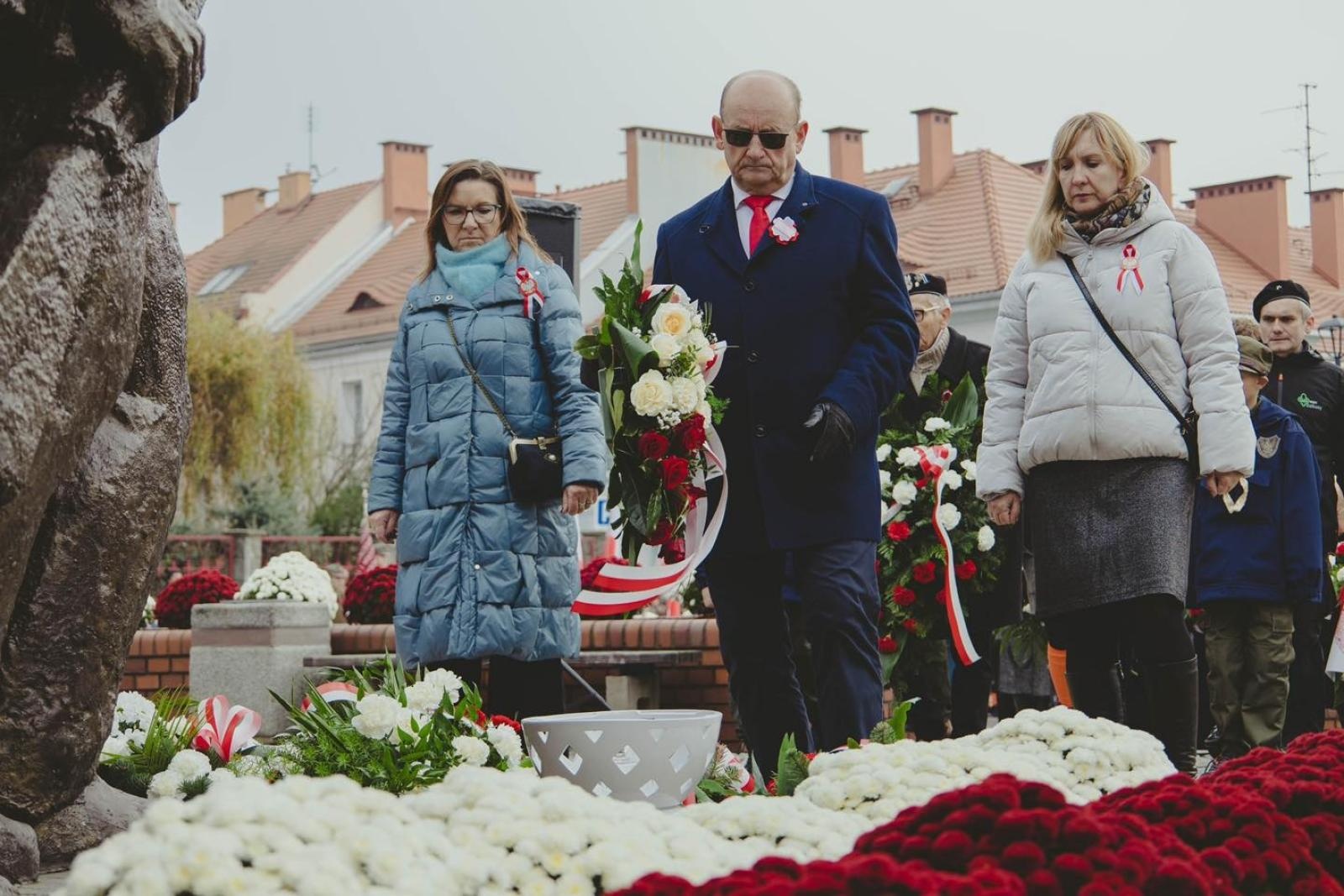 Zdjęcie w galerii na portalu naszwodzislaw.com: Miejskie obchody Święta Niepodległości w Wodzisławiu Śląskim [FOTO i WIDEO] wiadomości z regionu