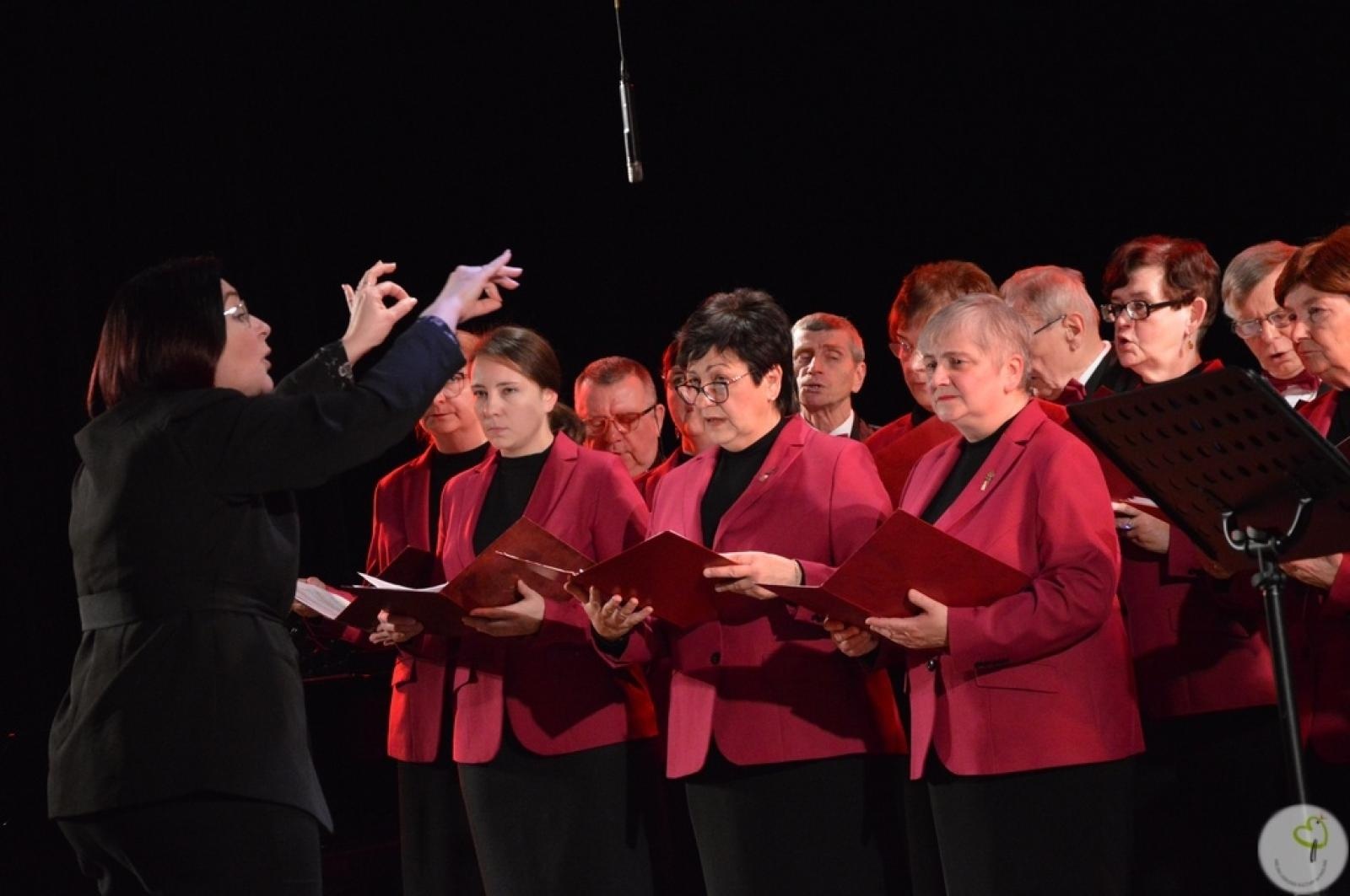 Zdjęcie w galerii na portalu naszwodzislaw.com: Chór Jadwiga wystąpił na turnieju chórów w Radlinie wiadomości z regionu