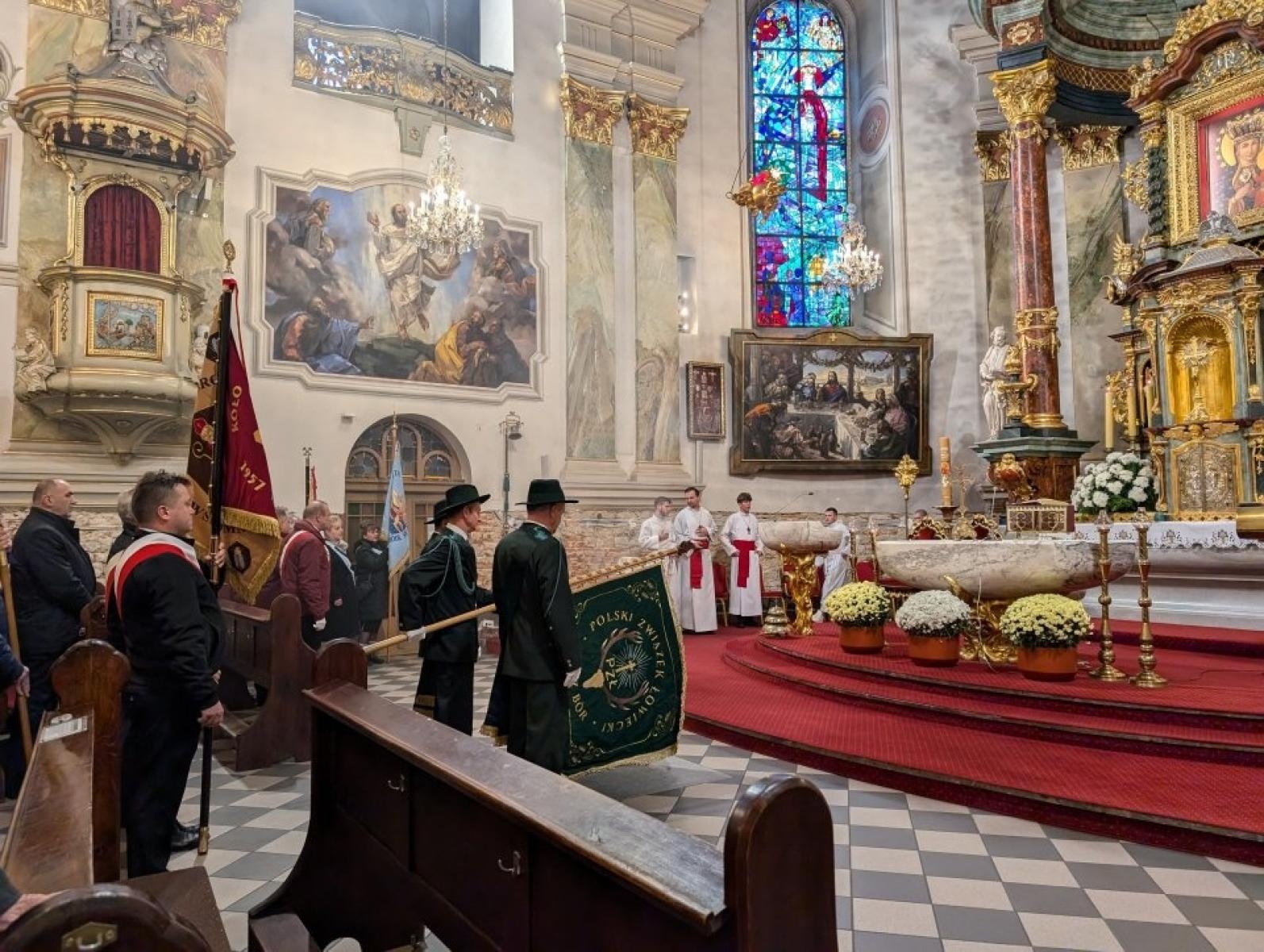 Zdjęcie w galerii na portalu naszwodzislaw.com: Pszów. Obchody Święta Niepodległości przy dźwiękach orkiestry KWK Anna [FOTO] wiadomości z regionu