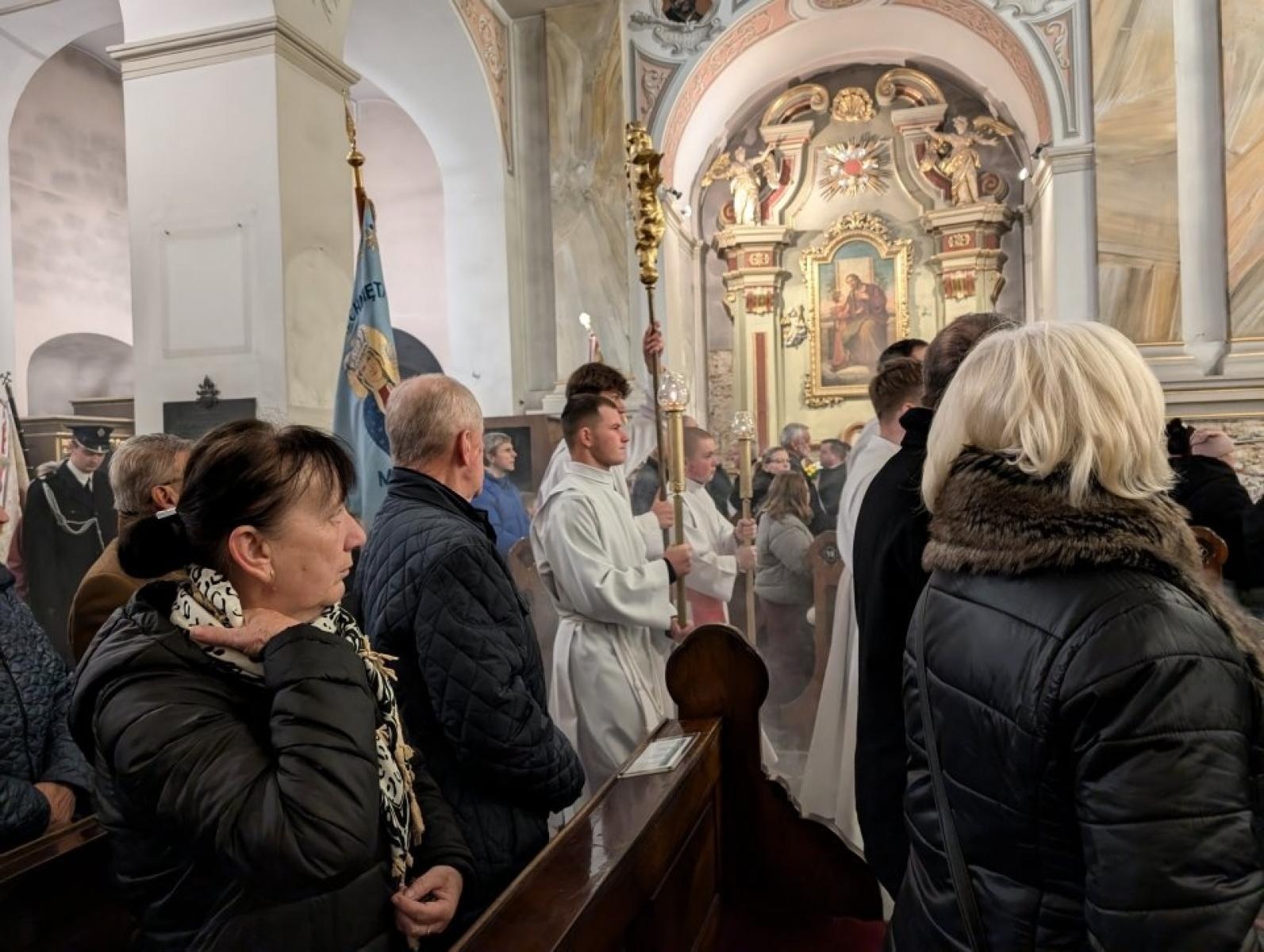 Zdjęcie w galerii na portalu naszwodzislaw.com: Pszów. Obchody Święta Niepodległości przy dźwiękach orkiestry KWK Anna [FOTO] wiadomości z regionu