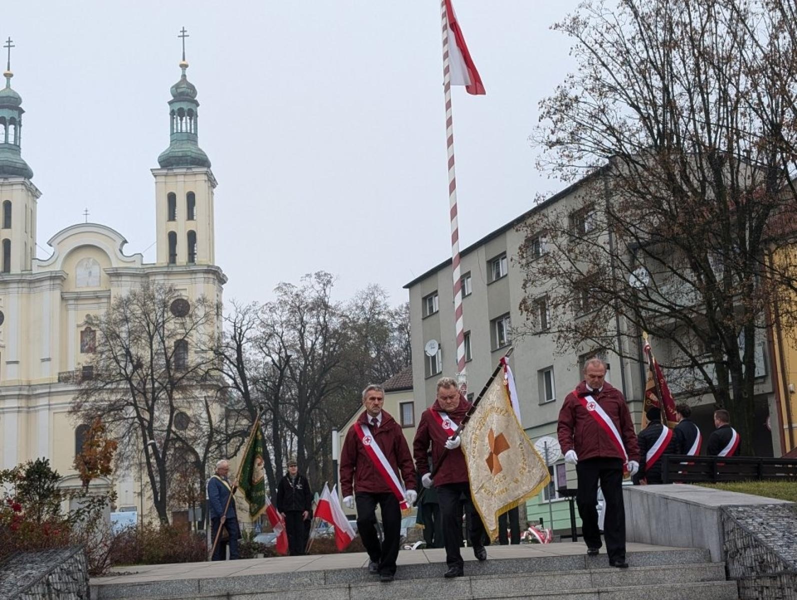 Zdjęcie w galerii na portalu naszwodzislaw.com: Pszów. Obchody Święta Niepodległości przy dźwiękach orkiestry KWK Anna [FOTO] wiadomości z regionu