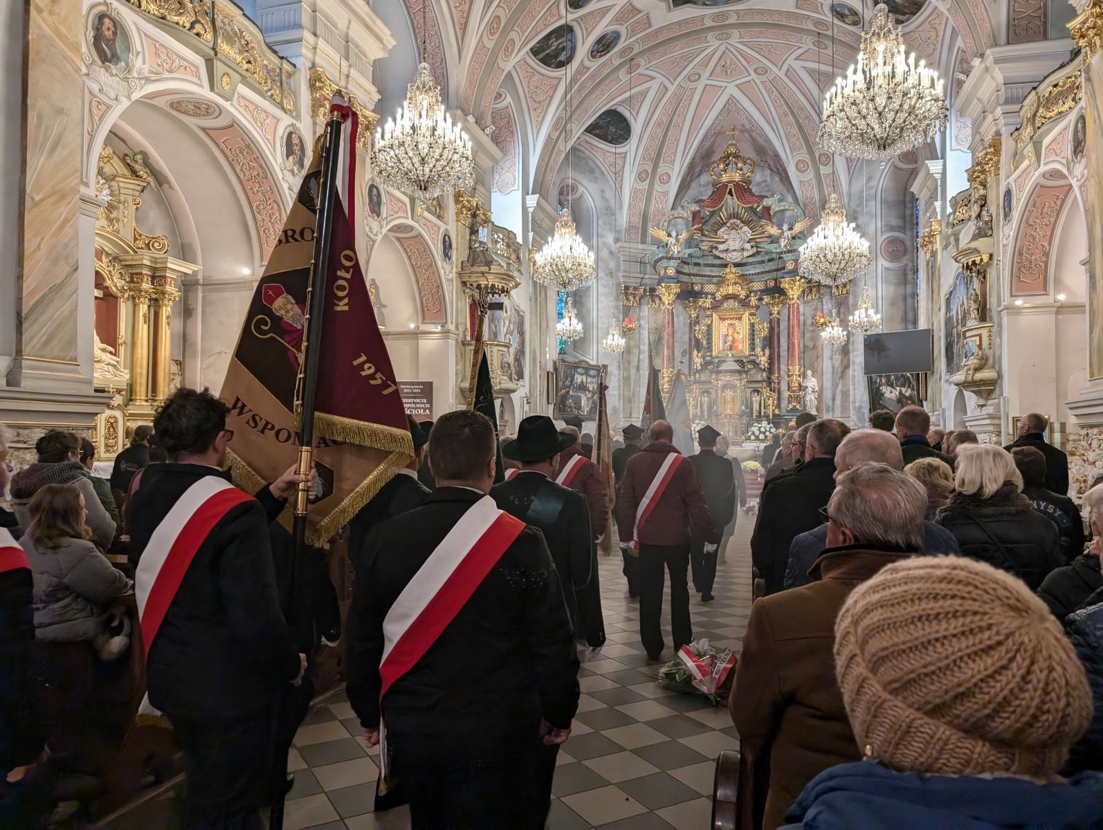 Zdjęcie w galerii na portalu naszwodzislaw.com: Pszów. Obchody Święta Niepodległości przy dźwiękach orkiestry KWK Anna [FOTO] wiadomości z regionu