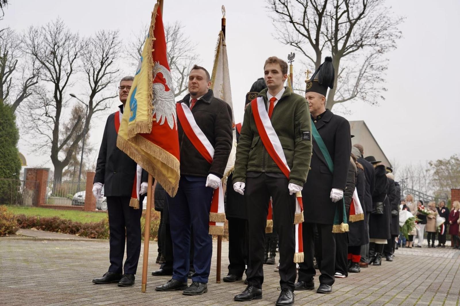 Zdjęcie w galerii na portalu naszwodzislaw.com: Dzień zadumy i pamięci. Obchody Święta Niepodległości w Rydułtowach [FOTO] wiadomości z regionu