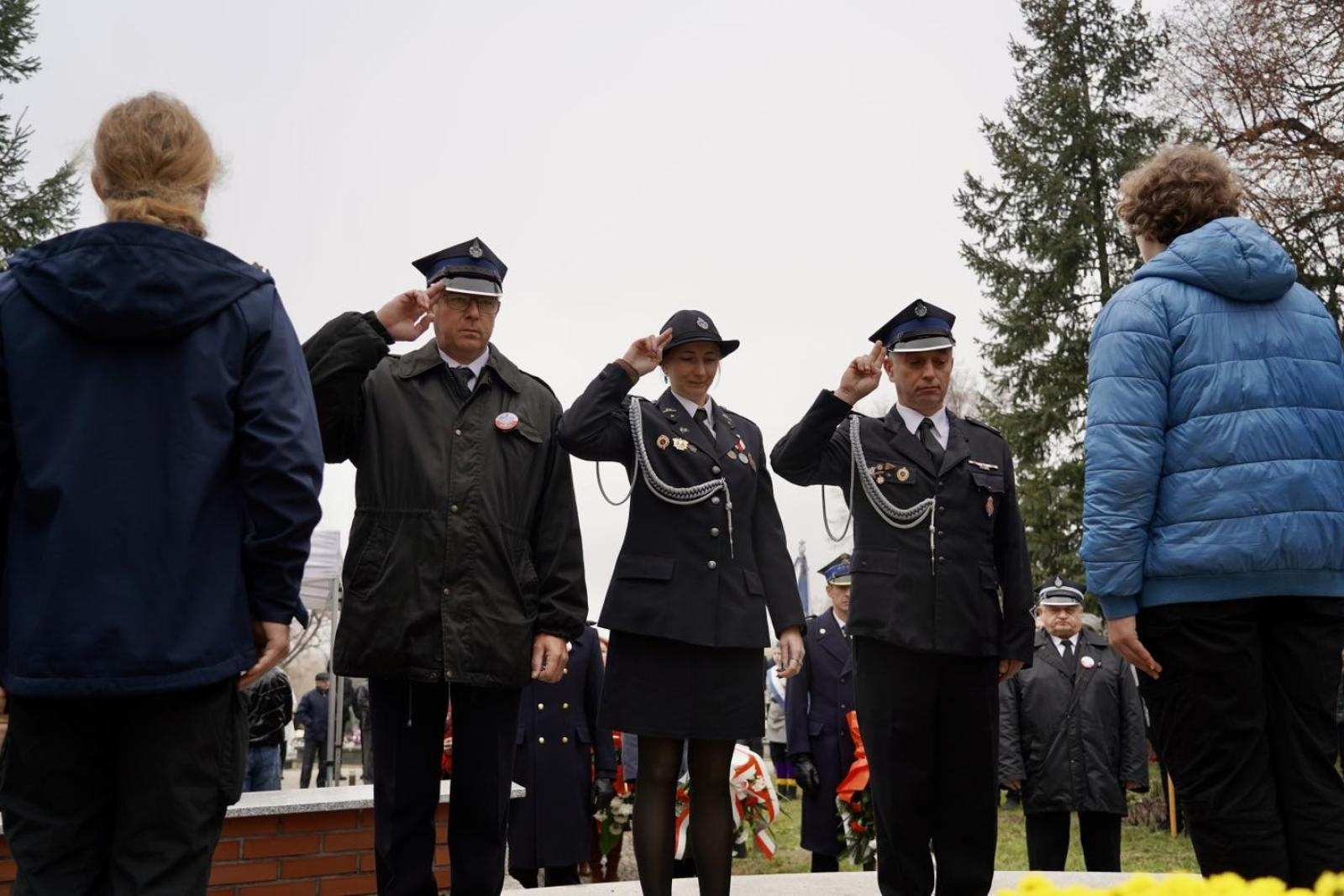 Zdjęcie w galerii na portalu naszwodzislaw.com: Dzień zadumy i pamięci. Obchody Święta Niepodległości w Rydułtowach [FOTO] wiadomości z regionu