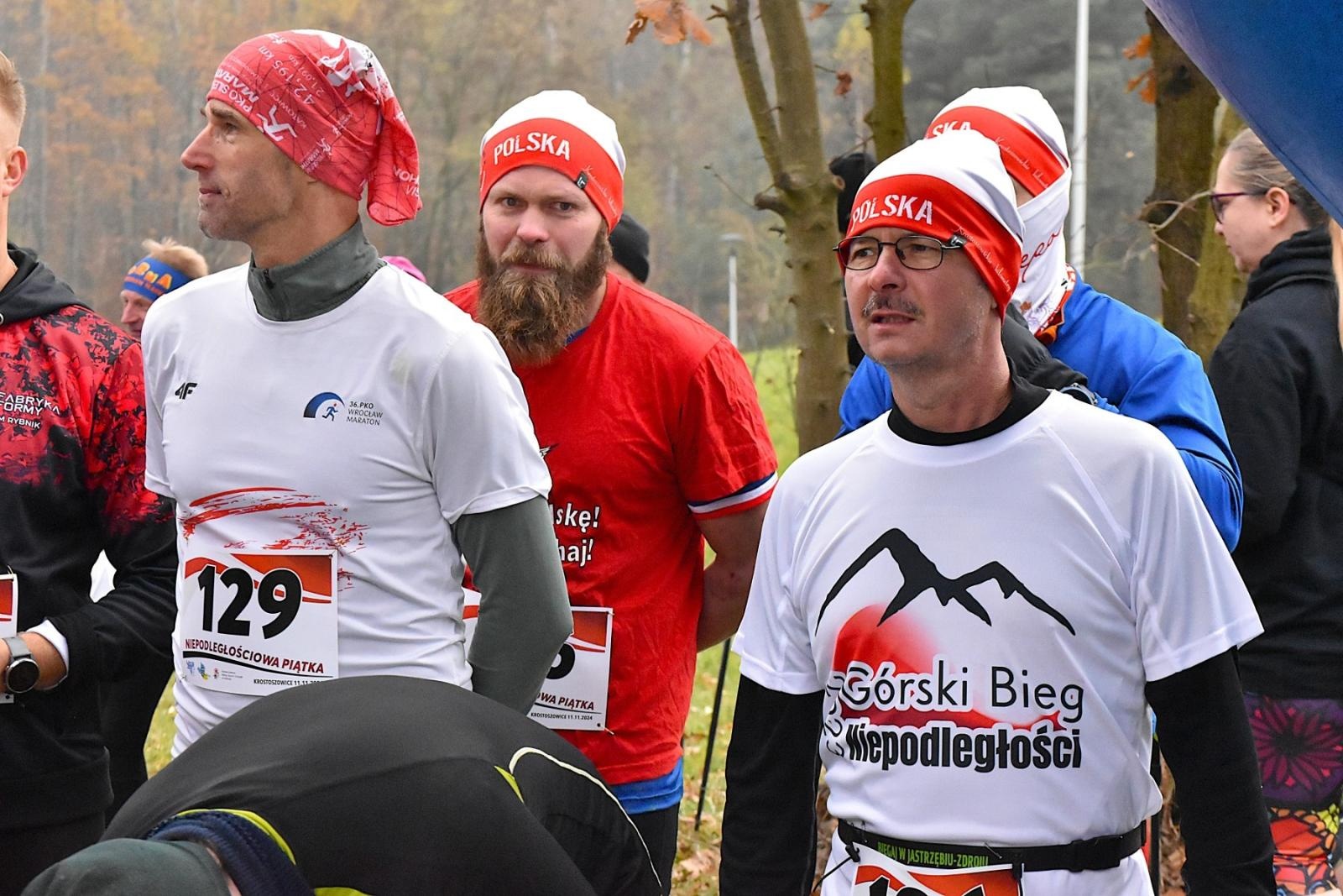 Zdjęcie w galerii na portalu naszwodzislaw.com: Niepodległościowa Piątka w biało-czerwonych barwach w Krostoszowicach [FOTO] wiadomości z regionu