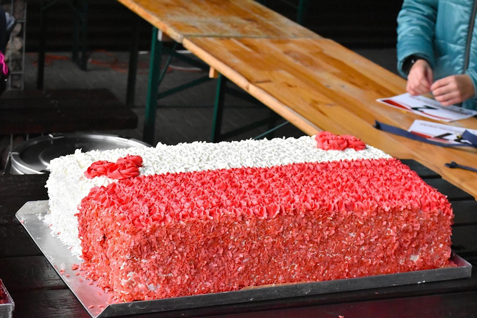 Zdjęcie w galerii na portalu naszwodzislaw.com: Niepodległościowa Piątka w biało-czerwonych barwach w Krostoszowicach [FOTO] wiadomości z regionu