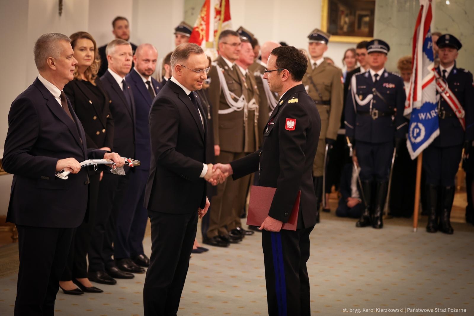 Zdjęcie w galerii na portalu naszwodzislaw.com: Strażak ze Skrzyszowa ze stopniem generalskim wiadomości z regionu