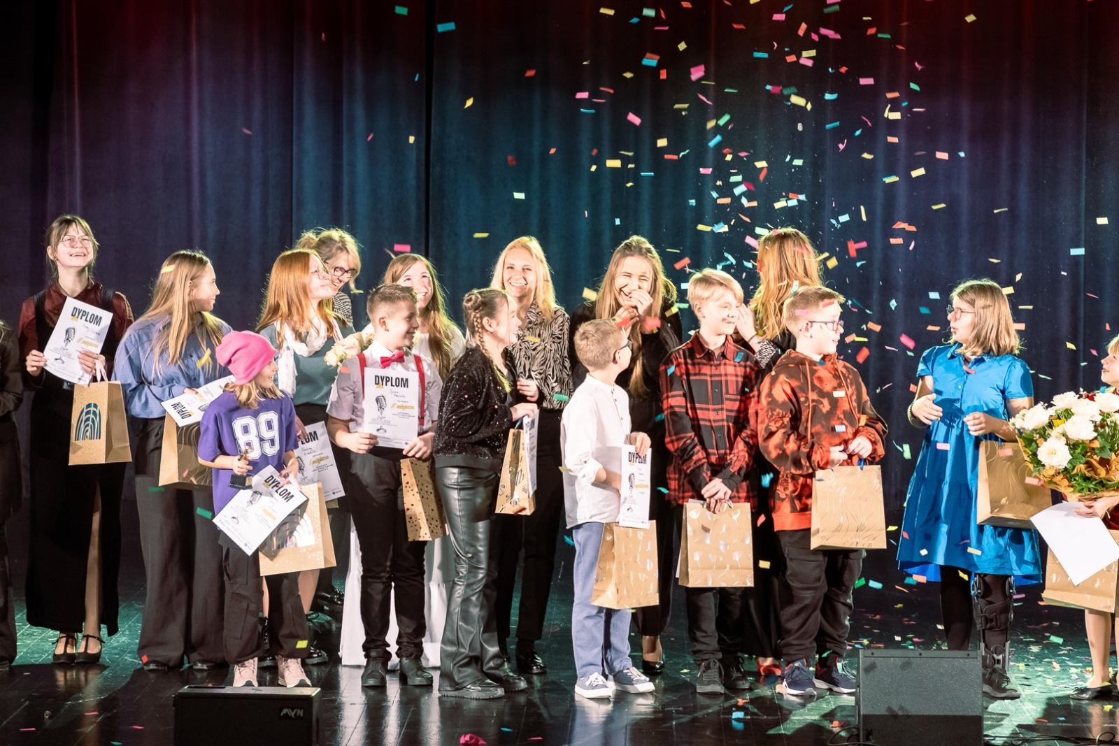 Zdjęcie w galerii na portalu naszwodzislaw.com: W WCK wybiorą idoli wiadomości z regionu