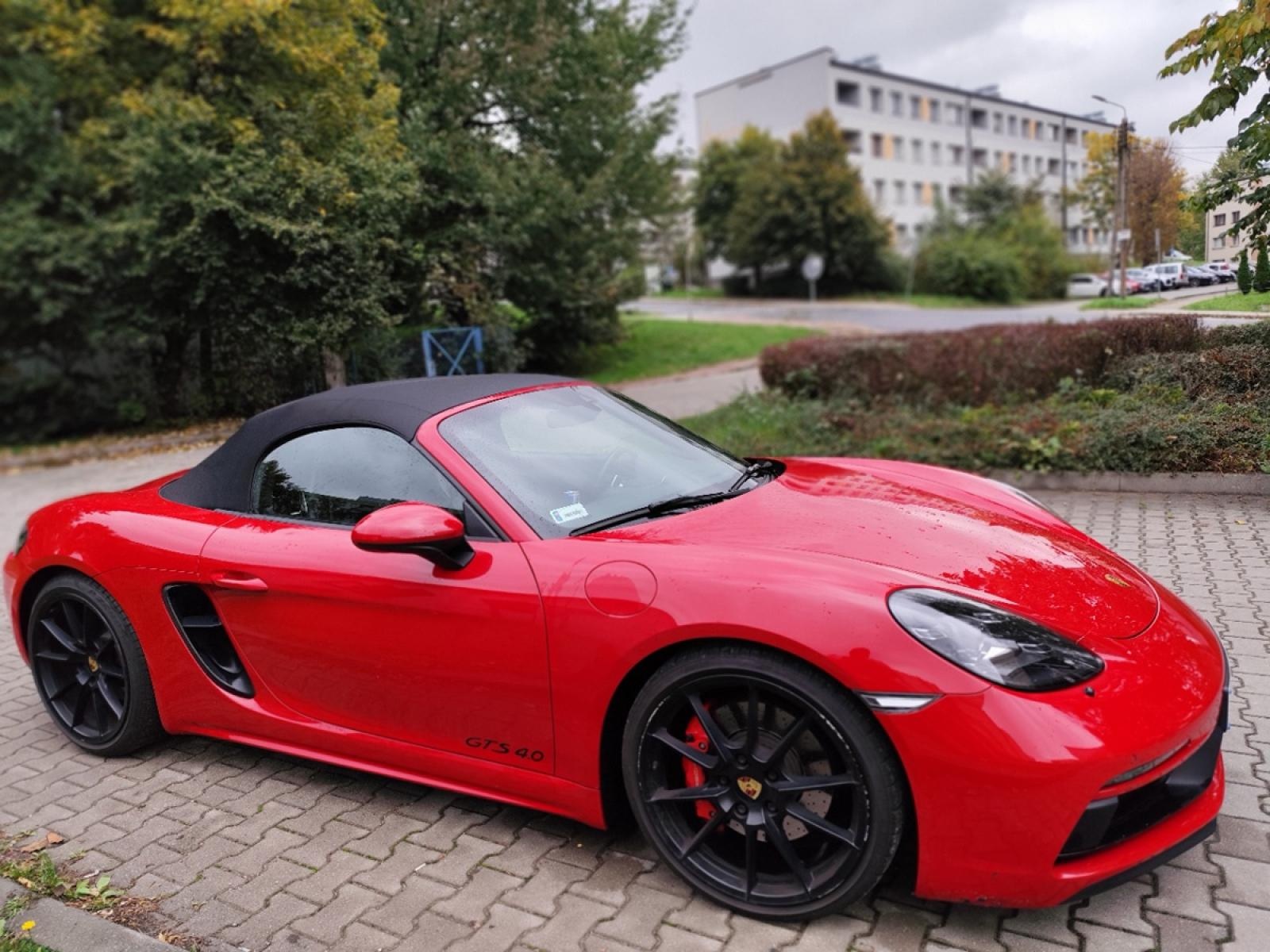 Zdjęcie w galerii na portalu naszwodzislaw.com: Wysyp okazji w Urzędzie Skarbowym w Będzinie. Porsche, Harley, quad i nieruchomość wiadomości z regionu