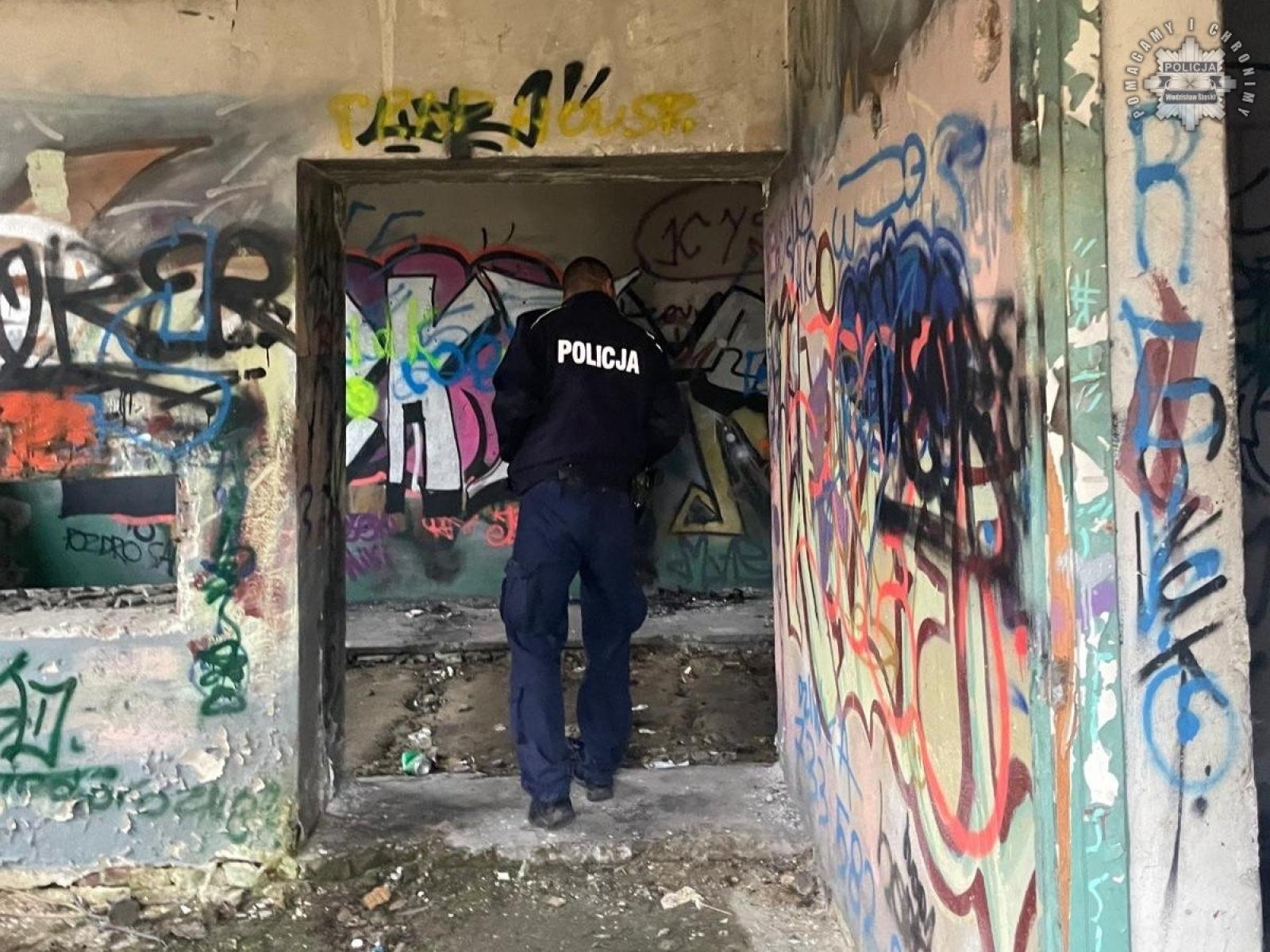 Zdjęcie w galerii na portalu naszwodzislaw.com: Temperatury coraz niższe. Dzielnicowi sprawdzają pustostany wiadomości z regionu