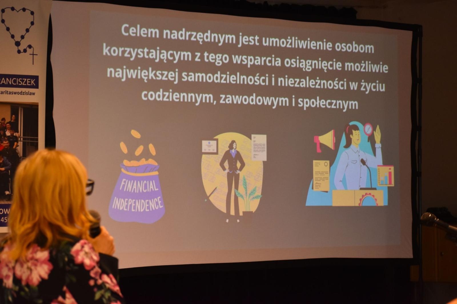 Zdjęcie w galerii na portalu naszwodzislaw.com: Jak skutecznie pomagać? Systemowe wsparcie osób z niepełnosprawnościami. Konferencja w Połomi wiadomości z regionu