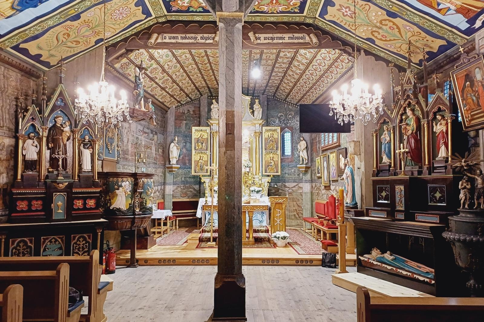 Zdjęcie w galerii na portalu naszwodzislaw.com: Elementy XV-wiecznego kościoła w Łaziskach odzyskały dawny blask wiadomości z regionu