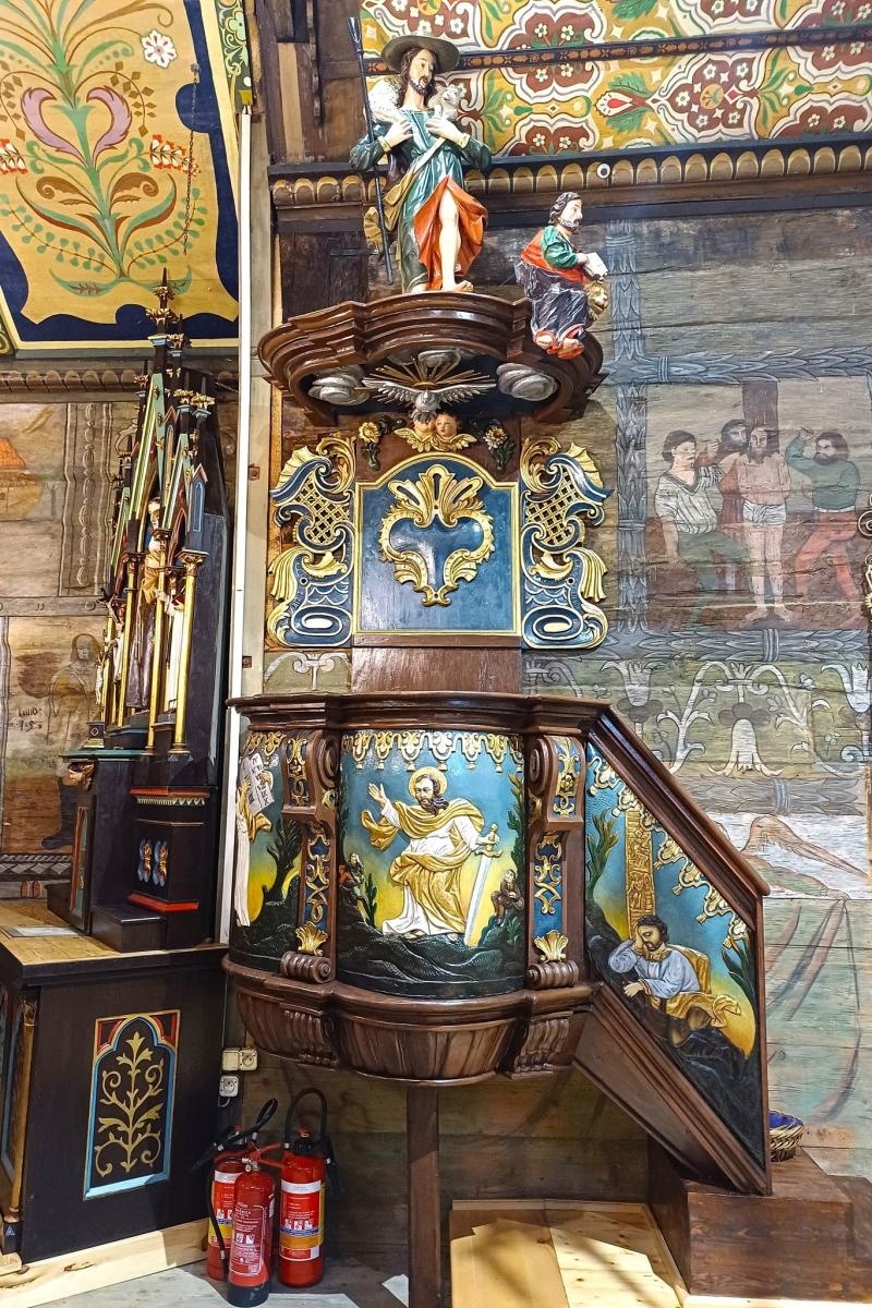 Zdjęcie w galerii na portalu naszwodzislaw.com: Elementy XV-wiecznego kościoła w Łaziskach odzyskały dawny blask wiadomości z regionu