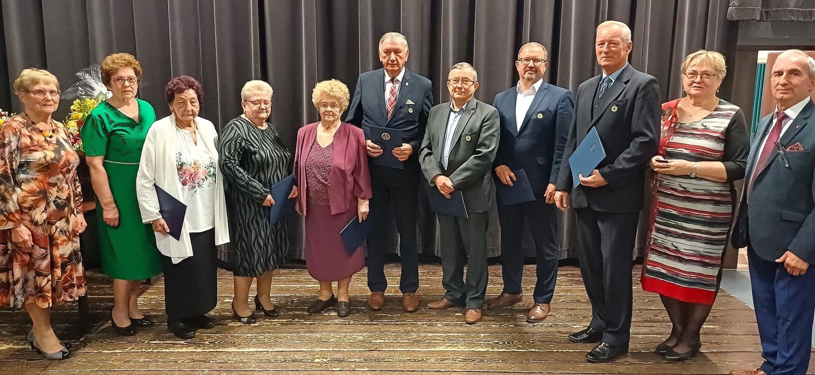 Zdjęcie w galerii na portalu naszwodzislaw.com: Koło emerytów, rencistów i inwalidów z Gołkowic świętowało jubileusz 60-lecia wiadomości z regionu