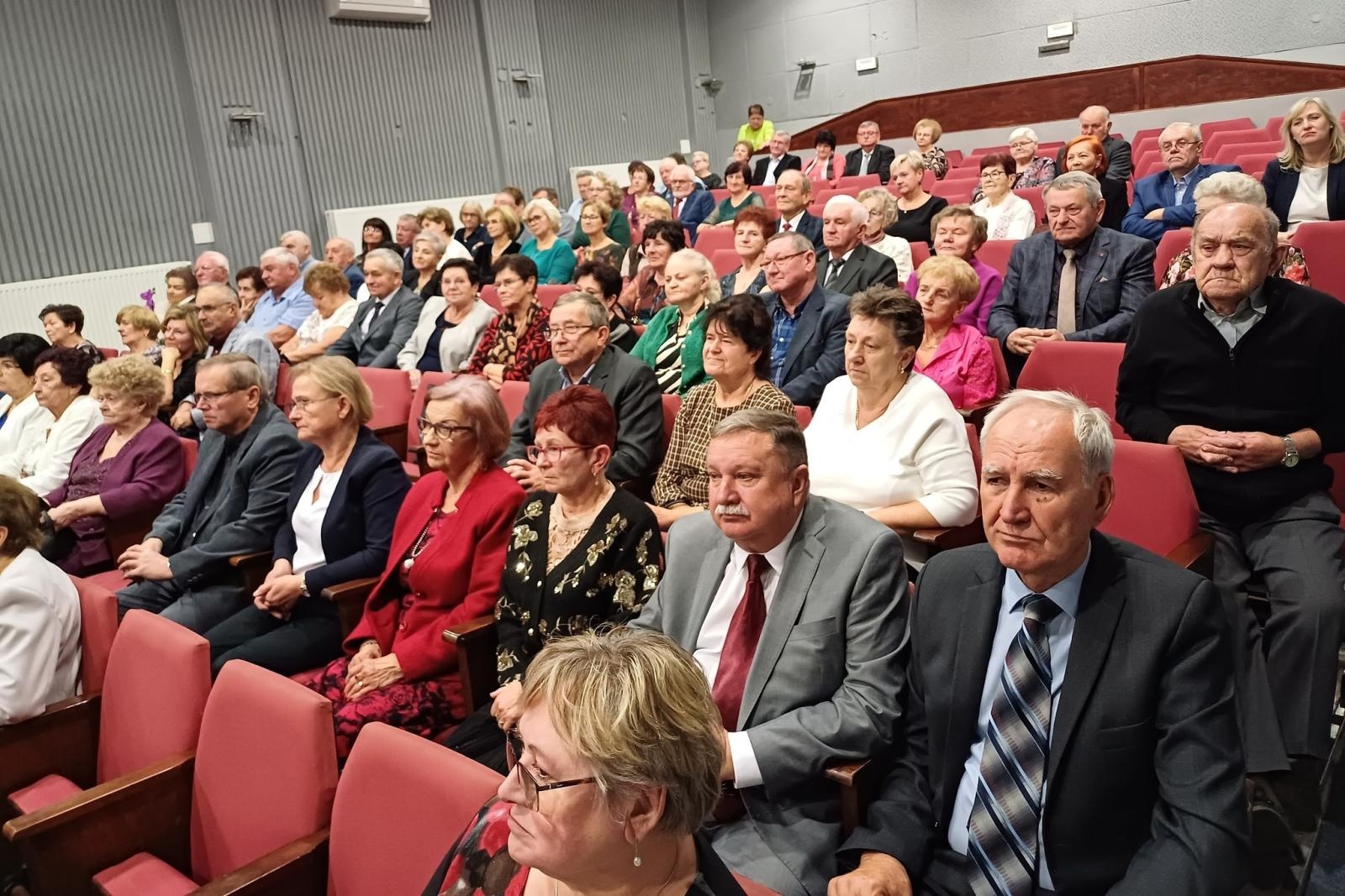 Zdjęcie w galerii na portalu naszwodzislaw.com: Koło emerytów, rencistów i inwalidów z Gołkowic świętowało jubileusz 60-lecia wiadomości z regionu