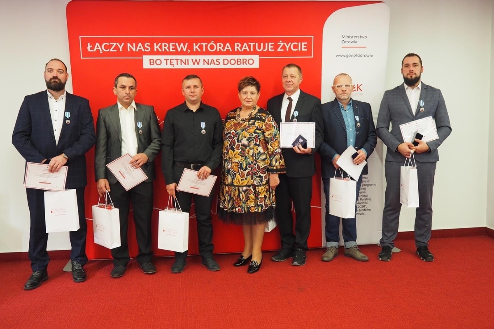 Zdjęcie w galerii na portalu naszwodzislaw.com: Odznaczenia Ministra Zdrowia dla Krwiodawców z raciborskiego Centrum Krwiodawstwa wiadomości z regionu