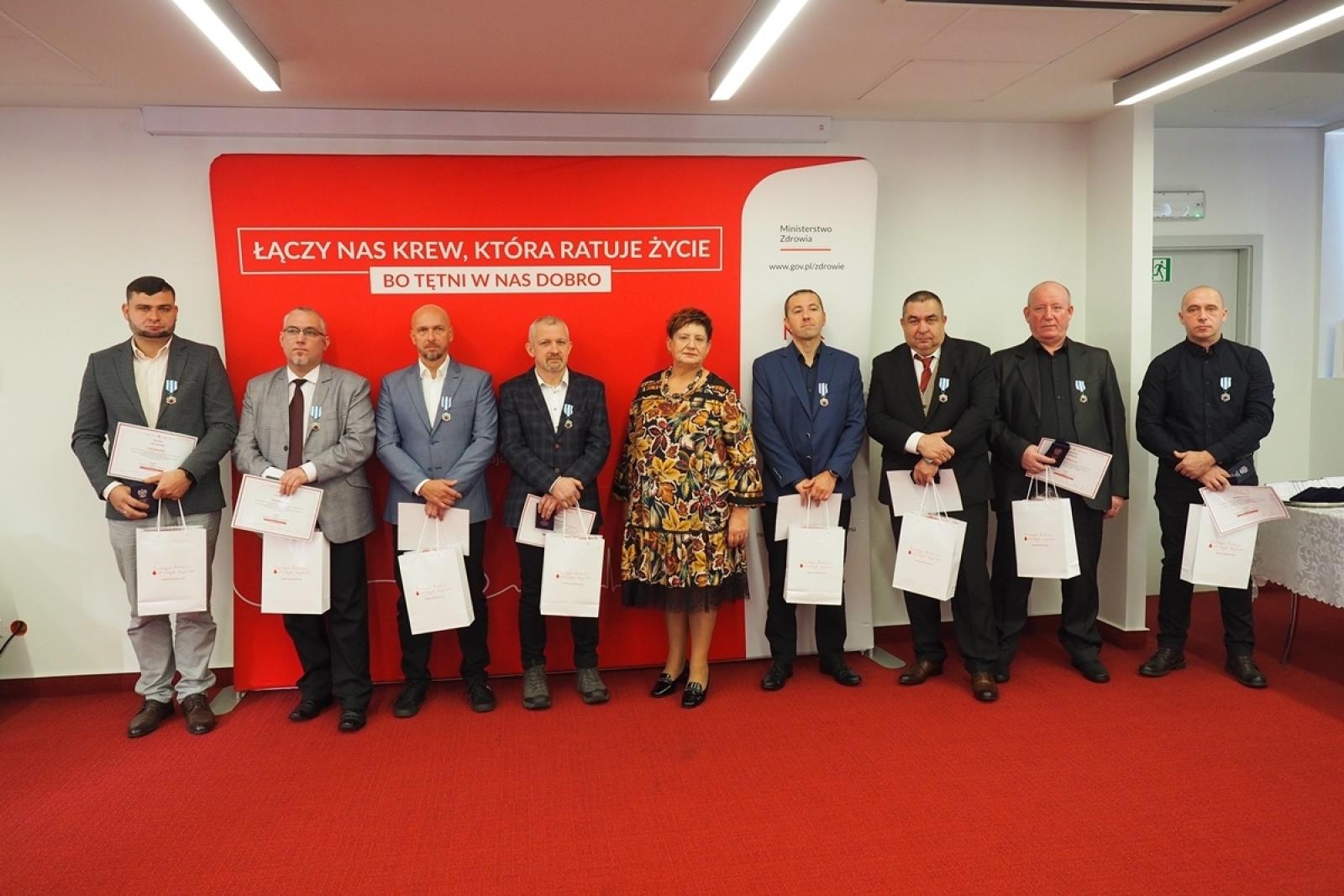 Zdjęcie w galerii na portalu naszwodzislaw.com: Odznaczenia Ministra Zdrowia dla Krwiodawców z raciborskiego Centrum Krwiodawstwa wiadomości z regionu