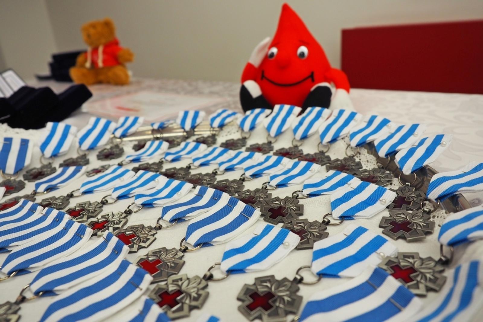 Zdjęcie w galerii na portalu naszwodzislaw.com: Odznaczenia Ministra Zdrowia dla Krwiodawców z raciborskiego Centrum Krwiodawstwa wiadomości z regionu