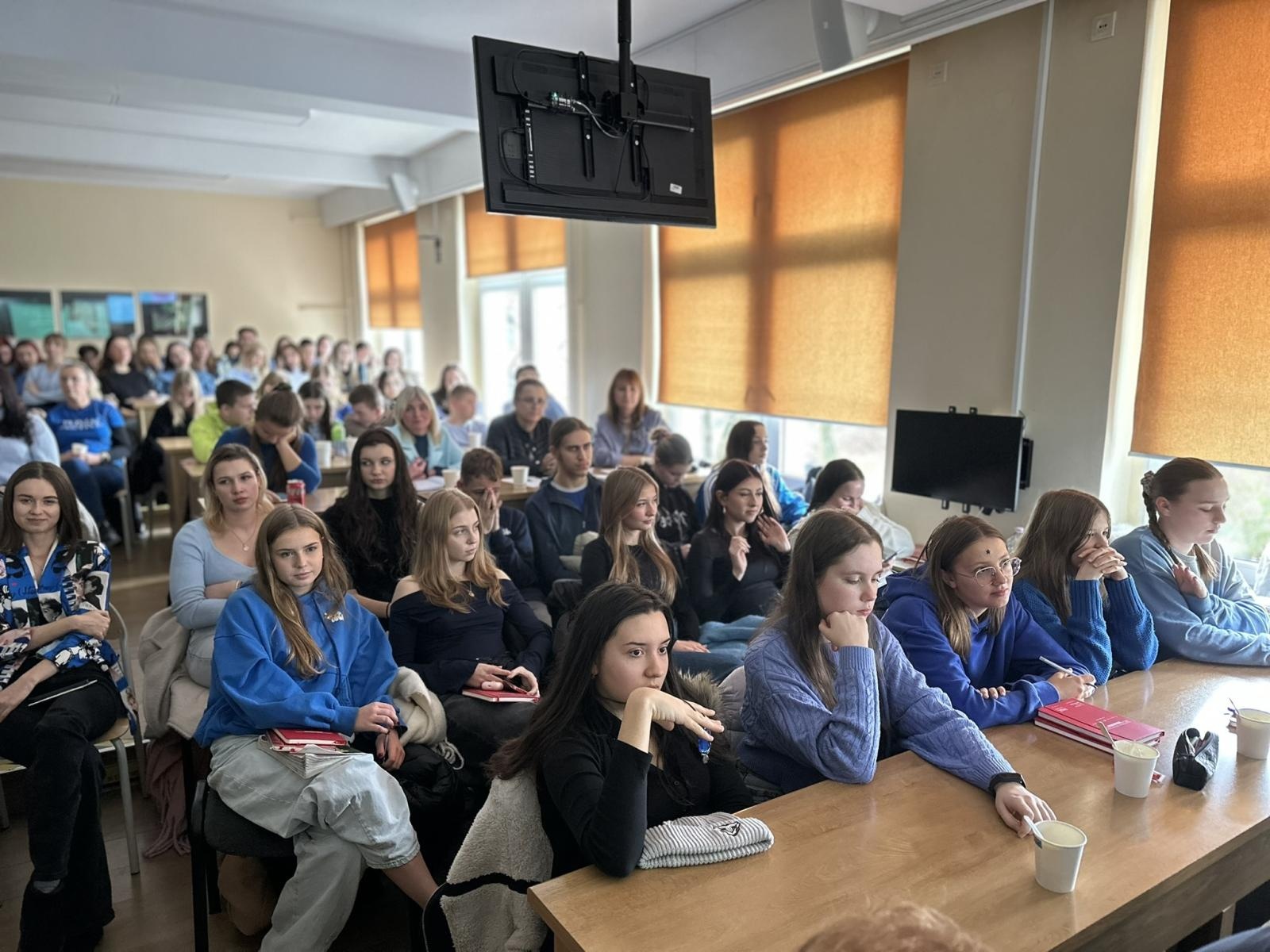 Zdjęcie w galerii na portalu naszwodzislaw.com: Konferencja Go Blue for AMR w Akademii Nauk Stosowanych w Raciborzu. Edukacja i świadomość w walce z antybiotykoopornością wiadomości z regionu