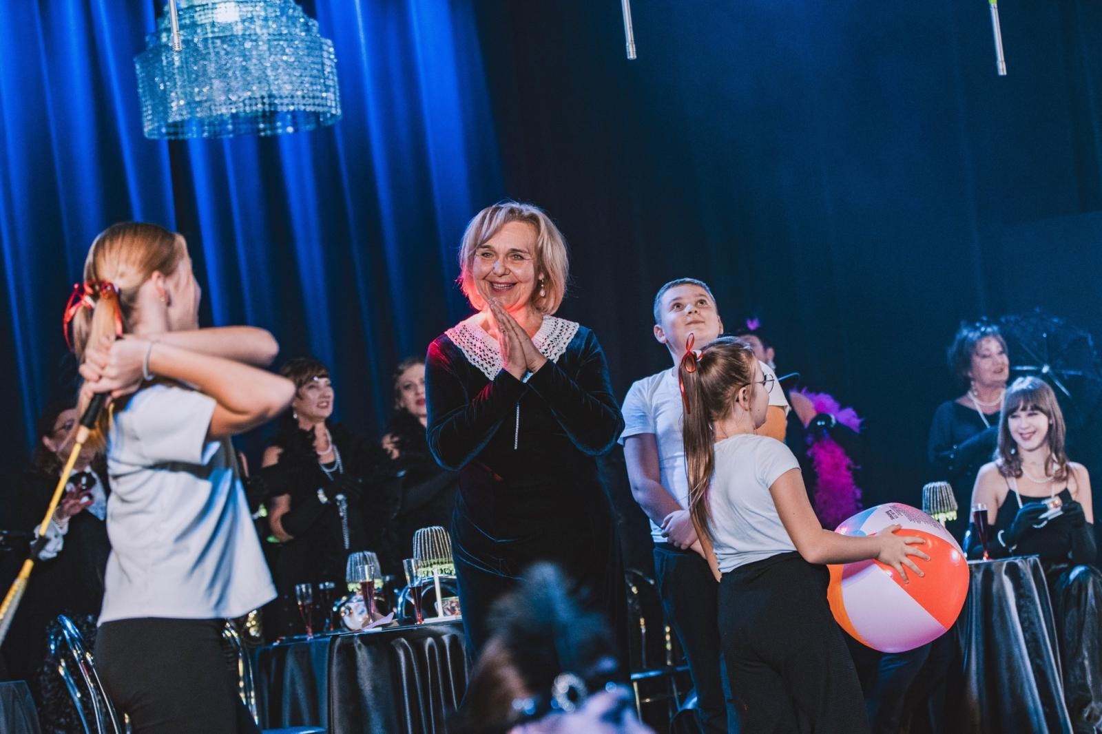 Zdjęcie w galerii na portalu naszwodzislaw.com: Jubileusz Kokoszyckiej Jesieni Artystycznej. X edycja za nami [FOTO] wiadomości z regionu