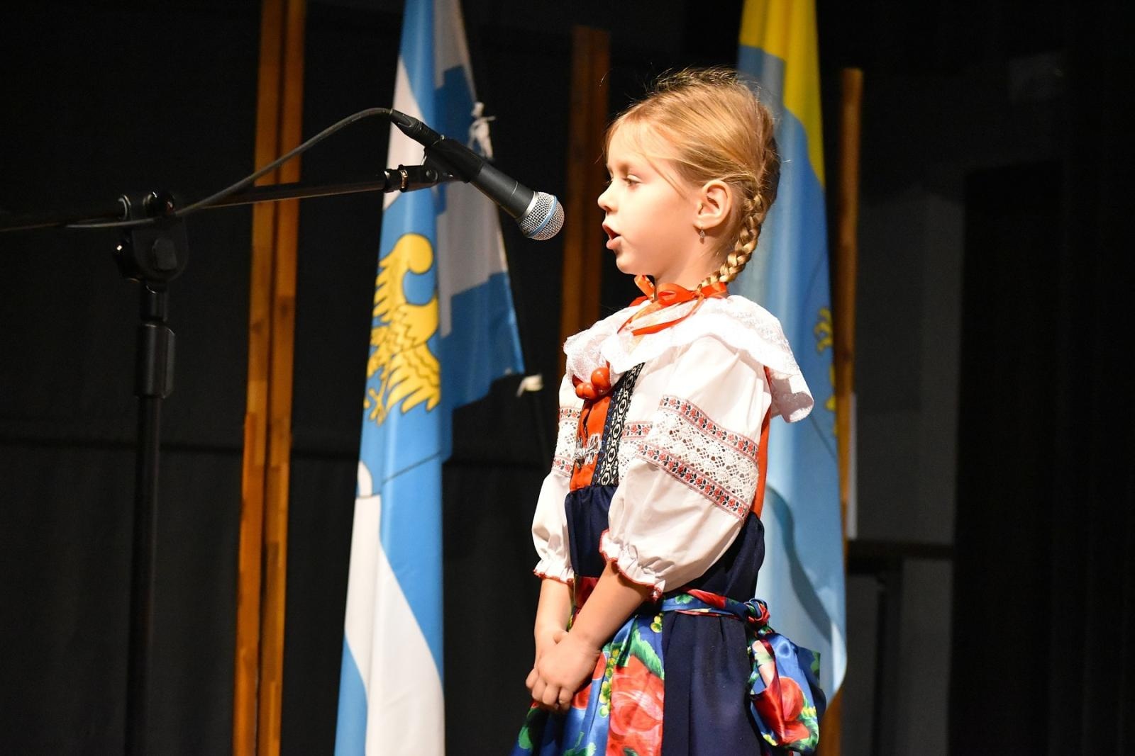 Zdjęcie w galerii na portalu naszwodzislaw.com: Uczniowie z Gminy Godów świetnie zaprezentowali śląską gwarę [FOTO] wiadomości z regionu