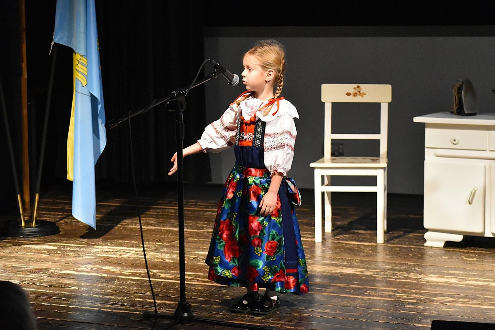 Zdjęcie w galerii na portalu naszwodzislaw.com: Uczniowie z Gminy Godów świetnie zaprezentowali śląską gwarę [FOTO] wiadomości z regionu