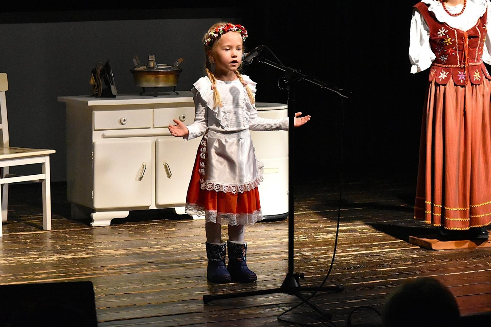 Zdjęcie w galerii na portalu naszwodzislaw.com: Uczniowie z Gminy Godów świetnie zaprezentowali śląską gwarę [FOTO] wiadomości z regionu
