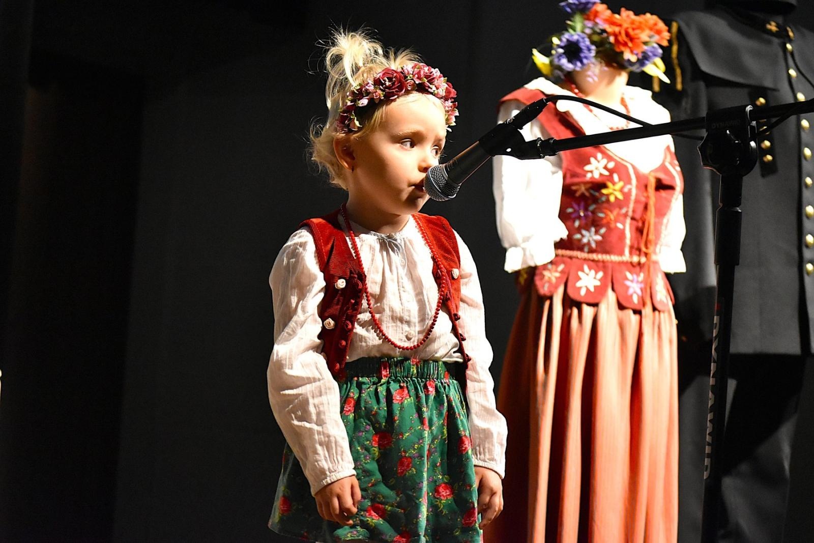 Zdjęcie w galerii na portalu naszwodzislaw.com: Uczniowie z Gminy Godów świetnie zaprezentowali śląską gwarę [FOTO] wiadomości z regionu