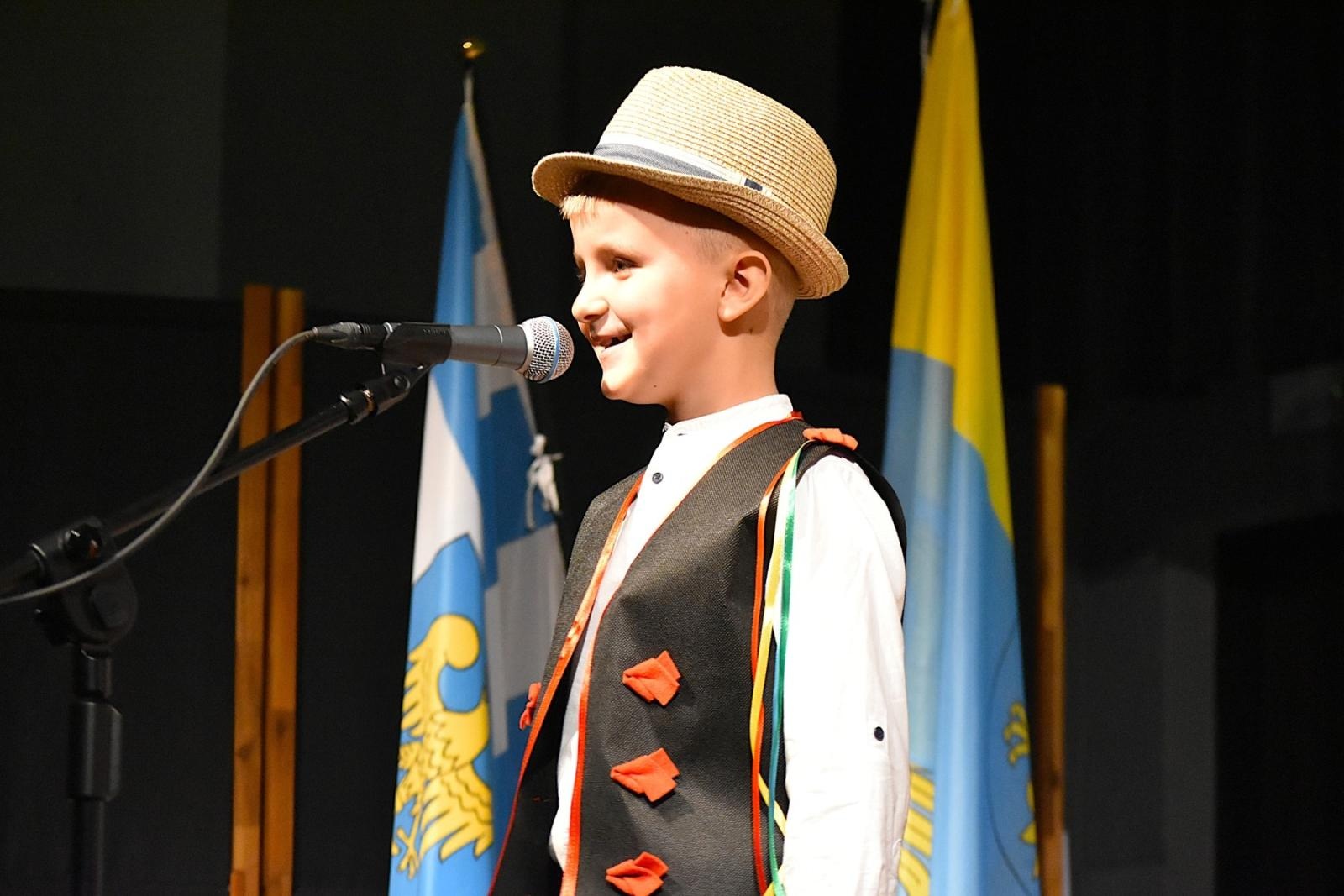 Zdjęcie w galerii na portalu naszwodzislaw.com: Uczniowie z Gminy Godów świetnie zaprezentowali śląską gwarę [FOTO] wiadomości z regionu