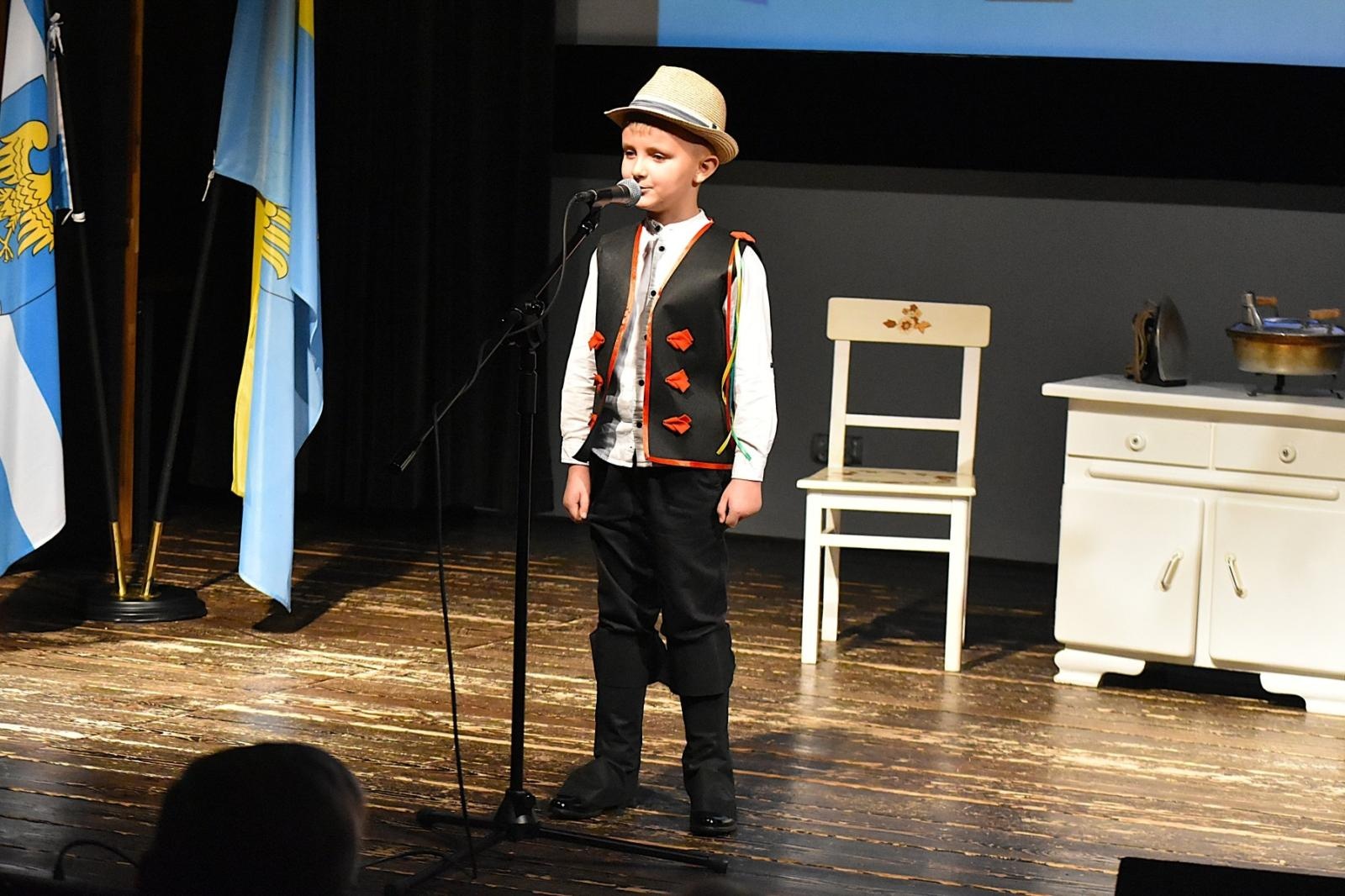 Zdjęcie w galerii na portalu naszwodzislaw.com: Uczniowie z Gminy Godów świetnie zaprezentowali śląską gwarę [FOTO] wiadomości z regionu