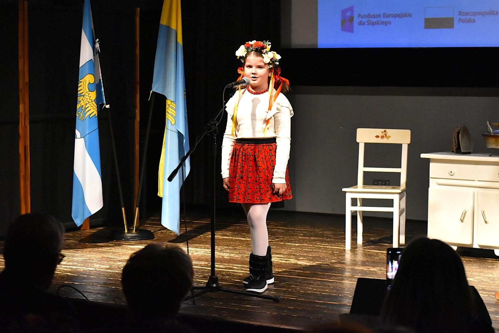 Zdjęcie w galerii na portalu naszwodzislaw.com: Uczniowie z Gminy Godów świetnie zaprezentowali śląską gwarę [FOTO] wiadomości z regionu