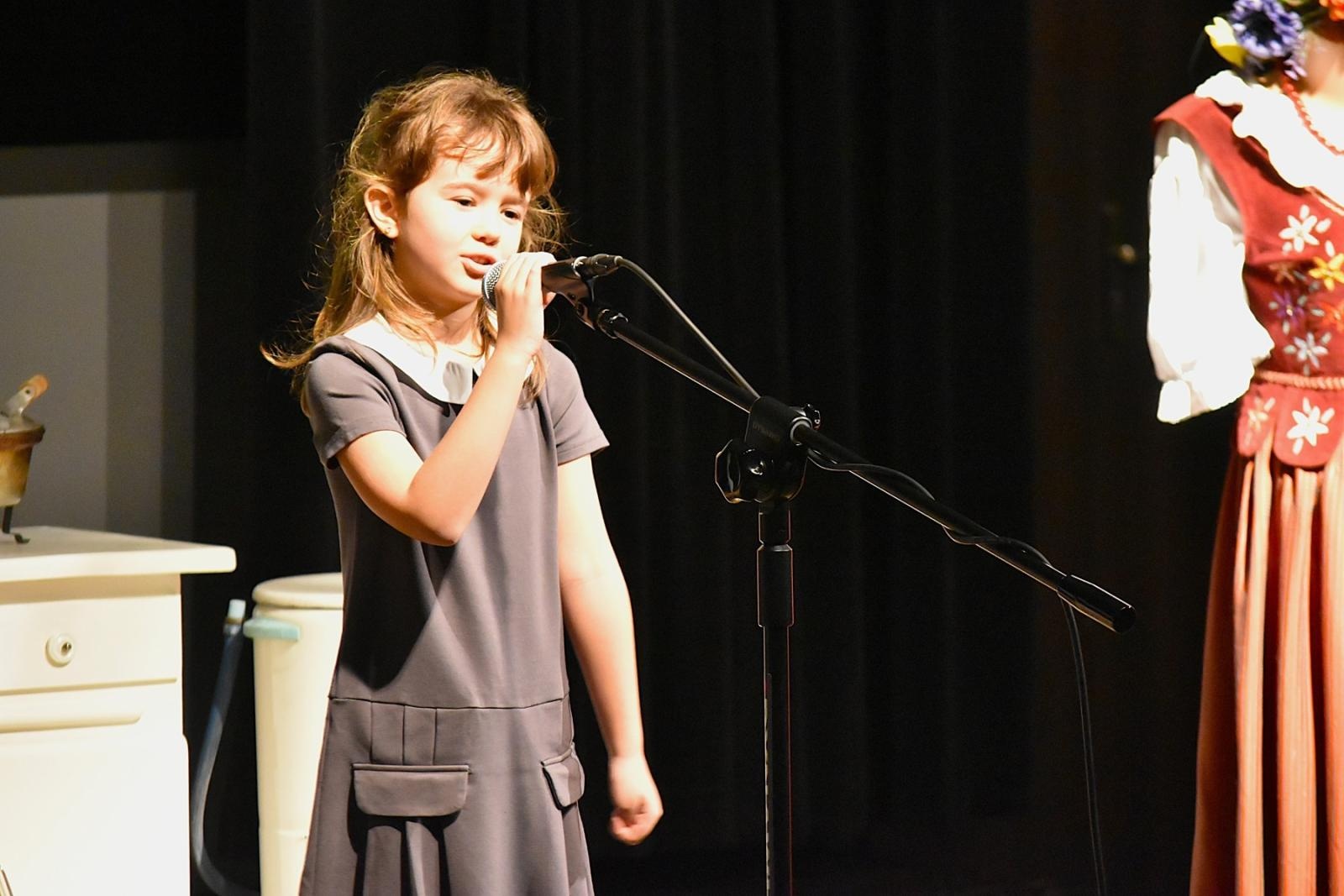 Zdjęcie w galerii na portalu naszwodzislaw.com: Uczniowie z Gminy Godów świetnie zaprezentowali śląską gwarę [FOTO] wiadomości z regionu